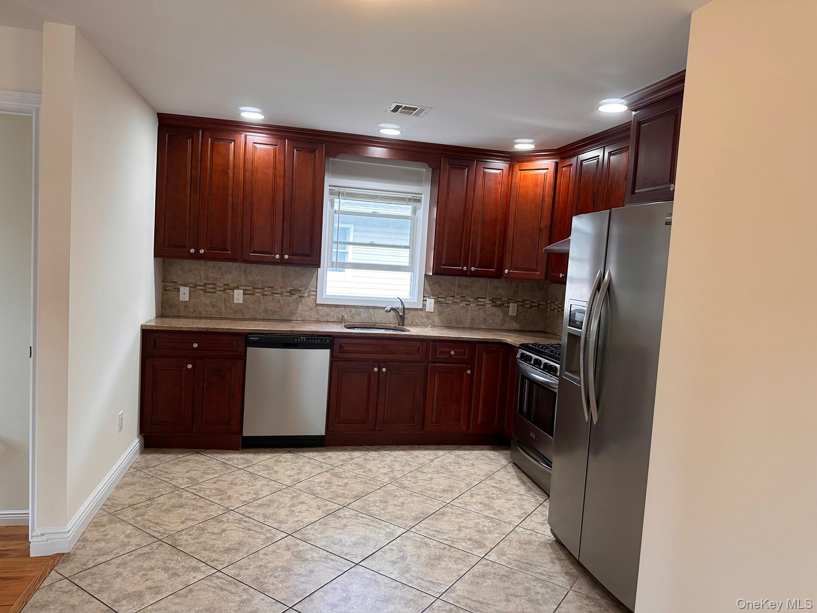 #2 photo, 191 Jefferson Avenue, ナッソー郡 Mineola , NY 11501