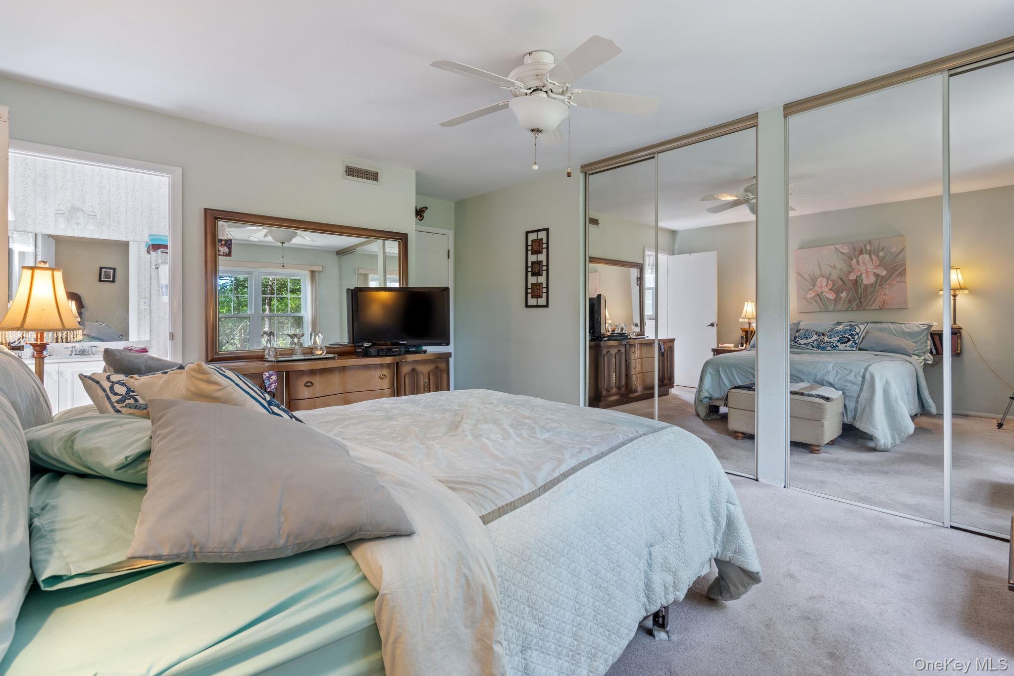 #12 photo, 304 Kingston Court, サフォーク郡 Ridge , NY 11961