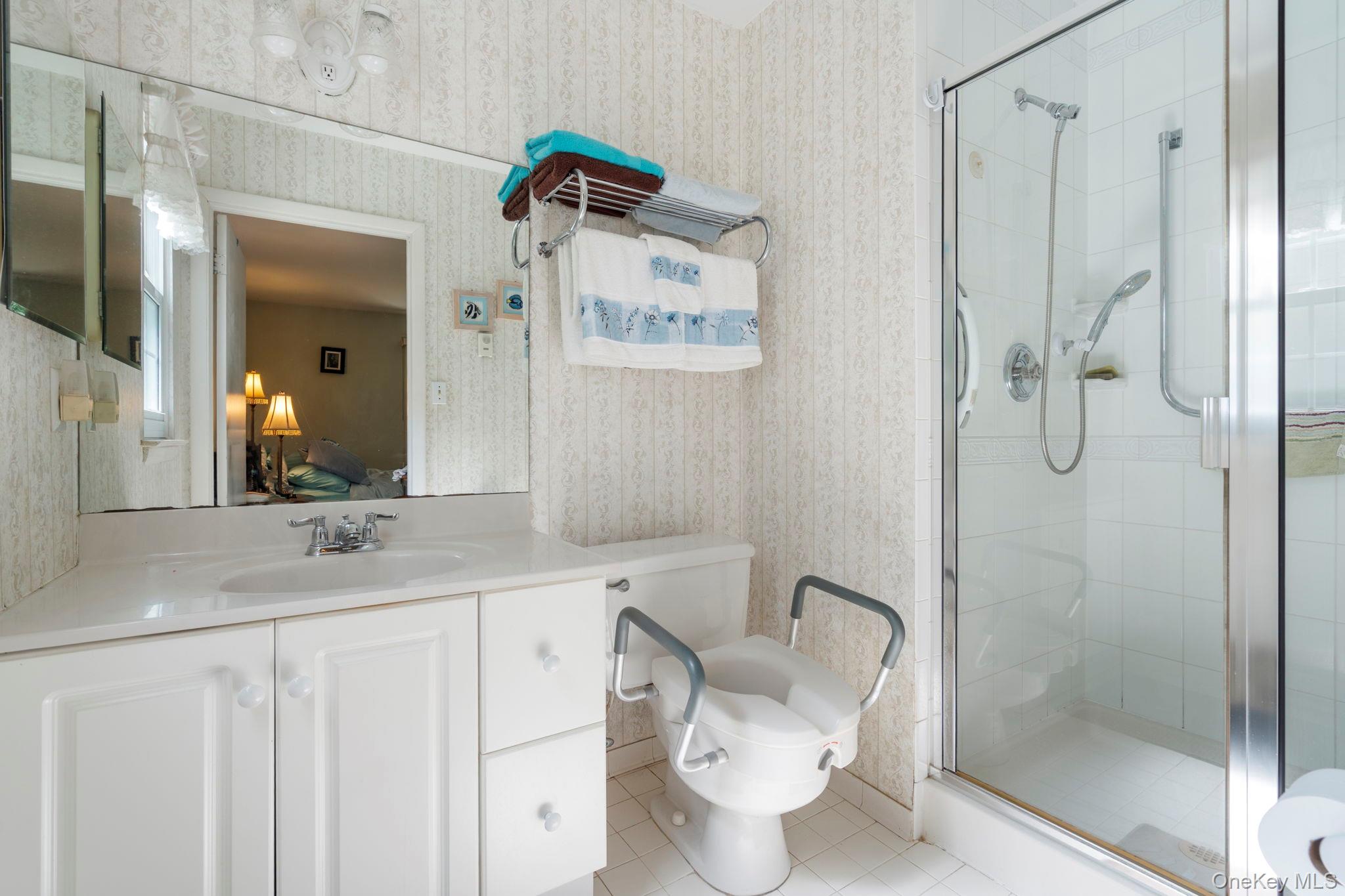 #13 photo, 304 Kingston Court, サフォーク郡 Ridge , NY 11961