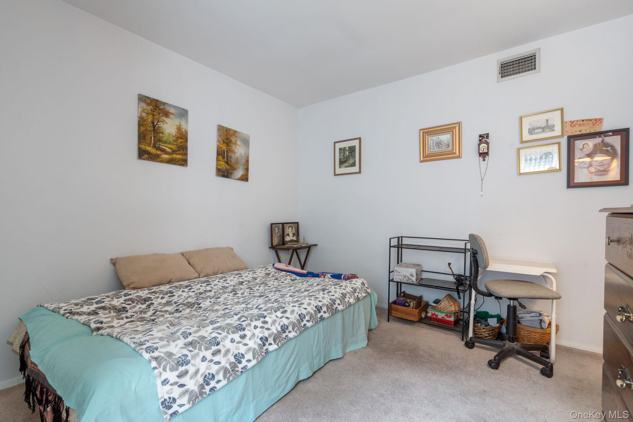 #16 photo, 304 Kingston Court, サフォーク郡 Ridge , NY 11961