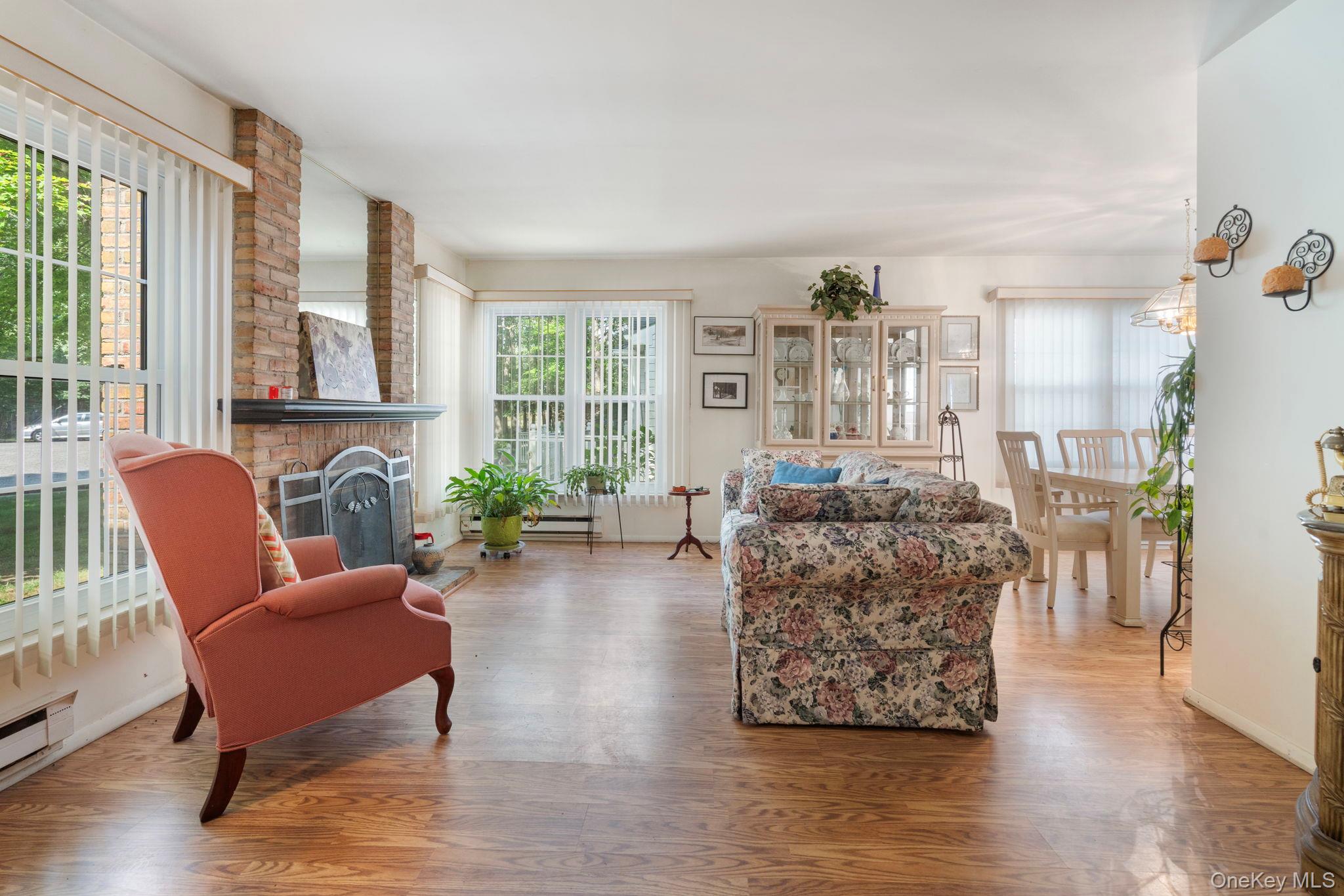 #5 photo, 304 Kingston Court, サフォーク郡 Ridge , NY 11961