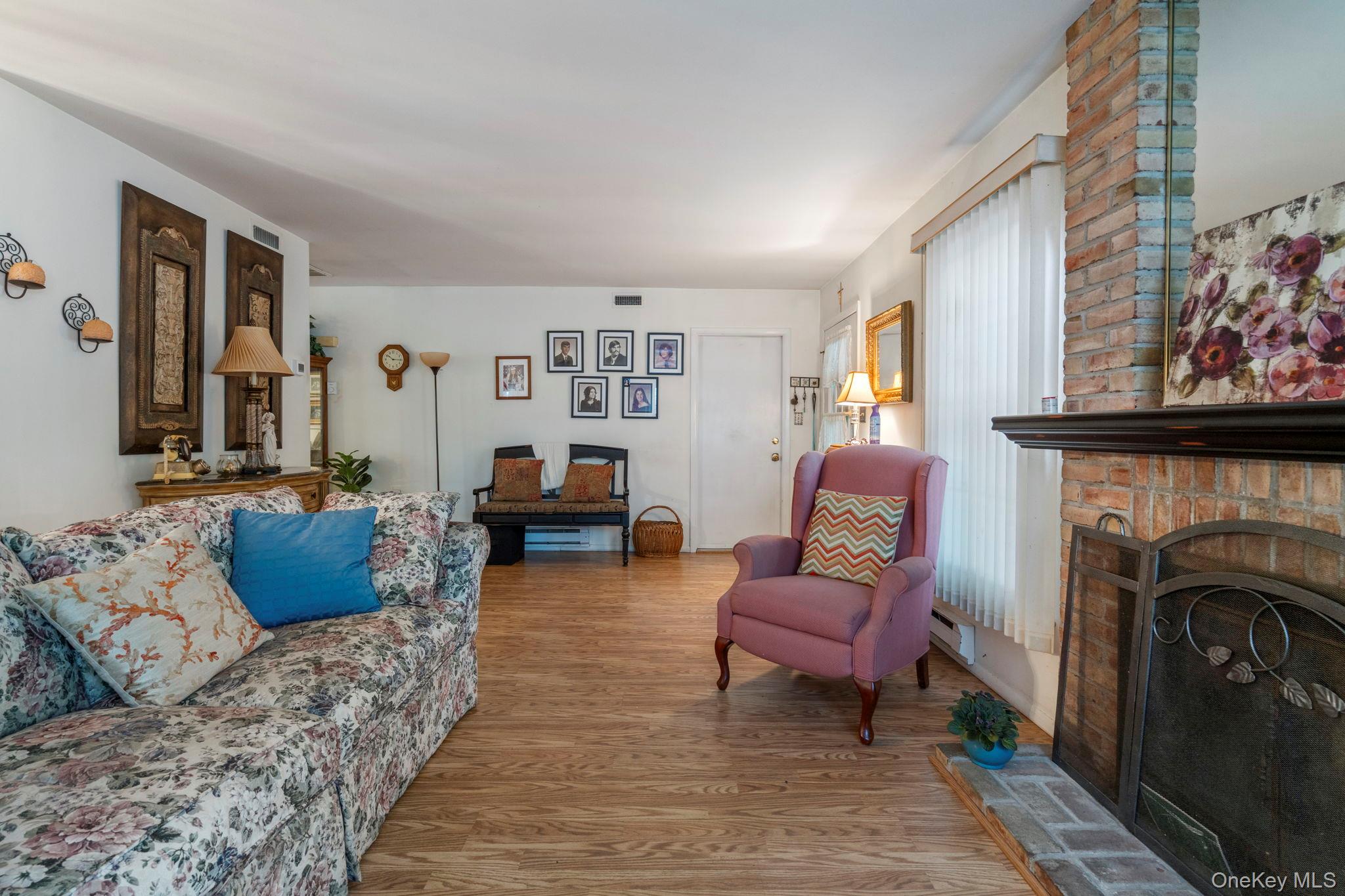 #7 photo, 304 Kingston Court, サフォーク郡 Ridge , NY 11961