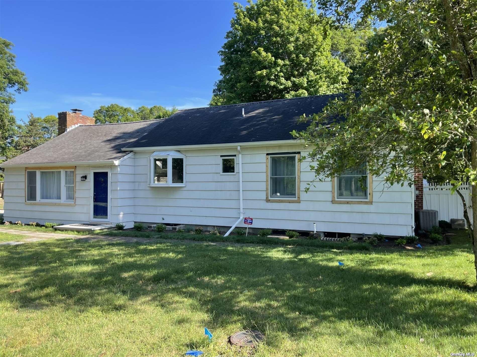 #1 photo, 1 Castleview Court, 東長島 汉普顿 Westhampton , NY 11977
