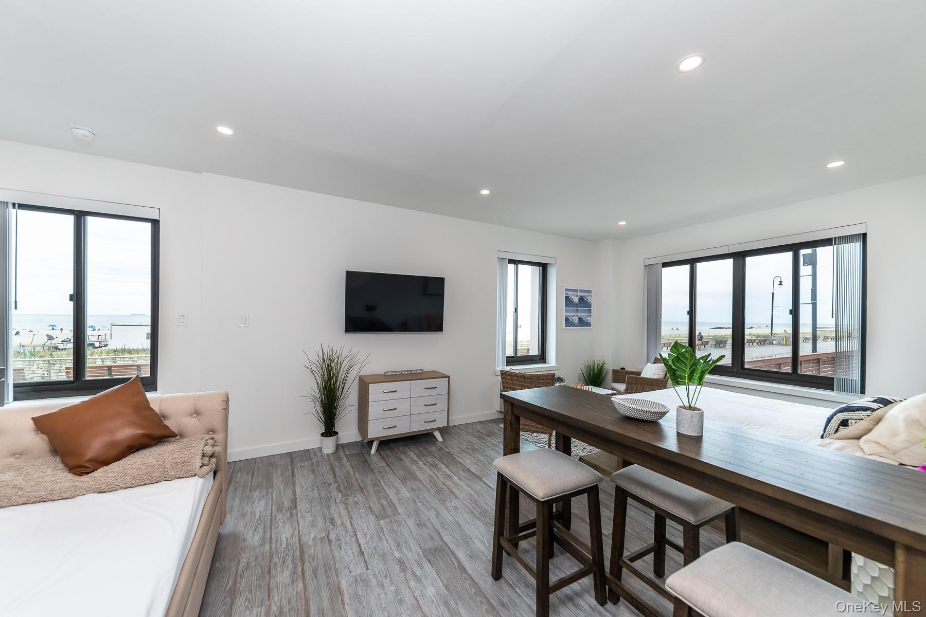 #1 photo, 100 W Broadway, 長島 長灘 Long Beach , NY 11561