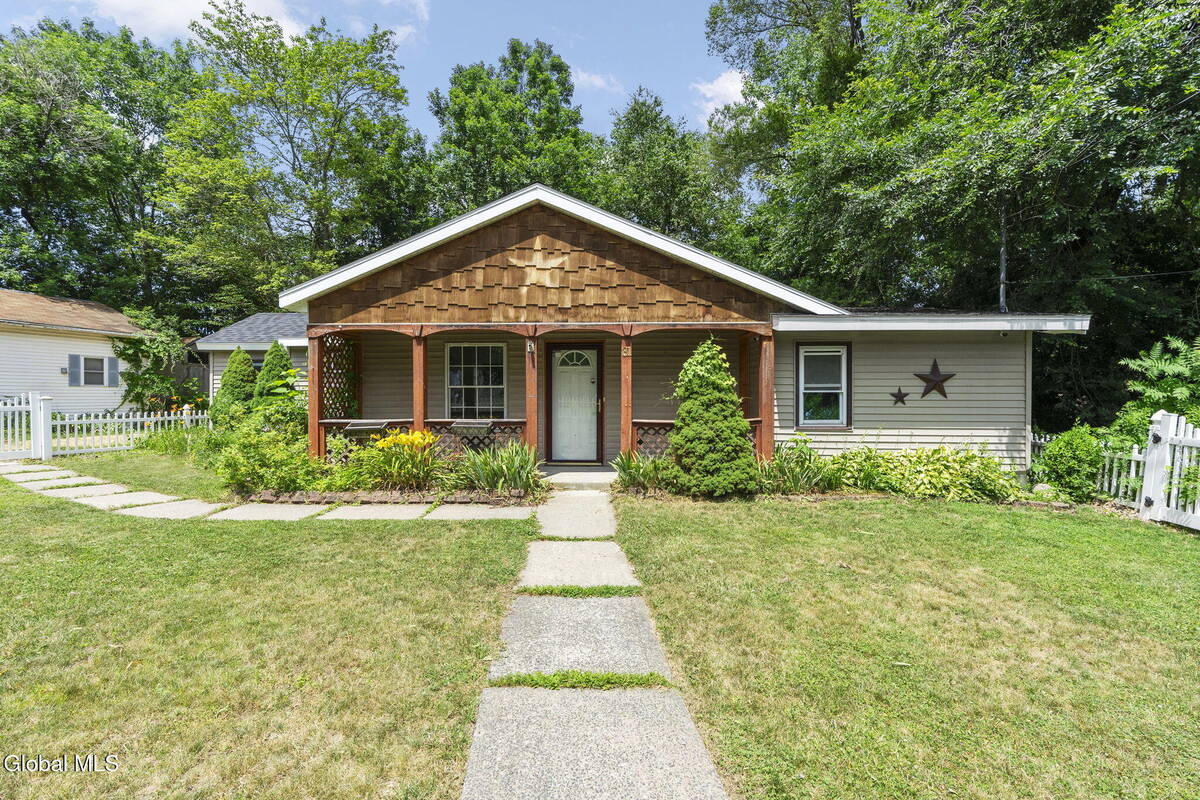 #1 photo, 31 Hidley Avenue, North Greenbush , NY 12198