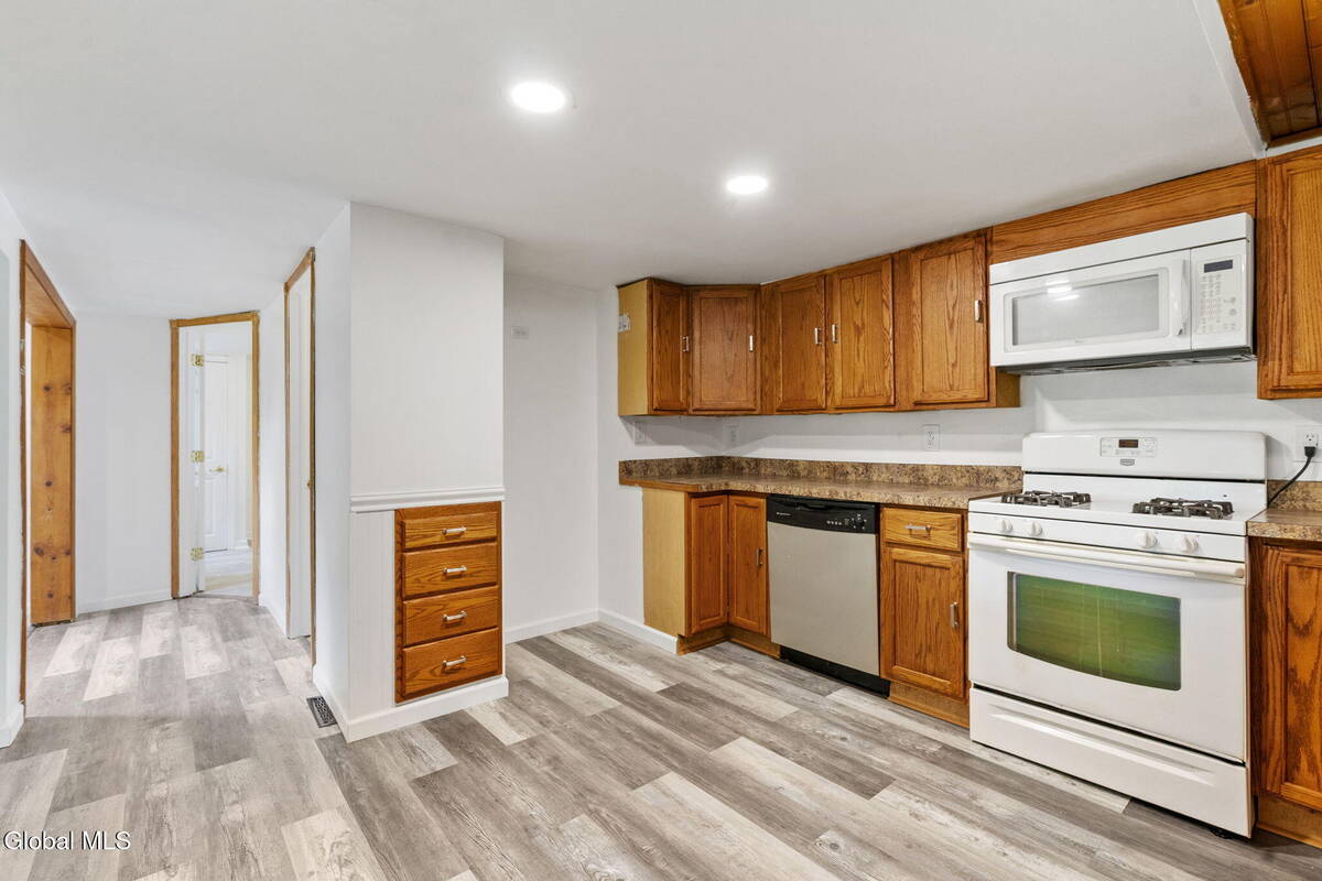 #15 photo, 31 Hidley Avenue, North Greenbush , NY 12198