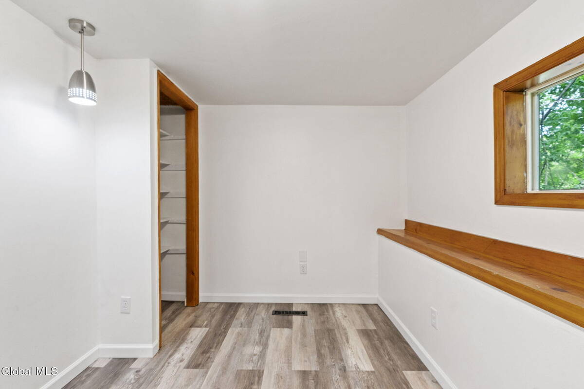 #25 photo, 31 Hidley Avenue, North Greenbush , NY 12198