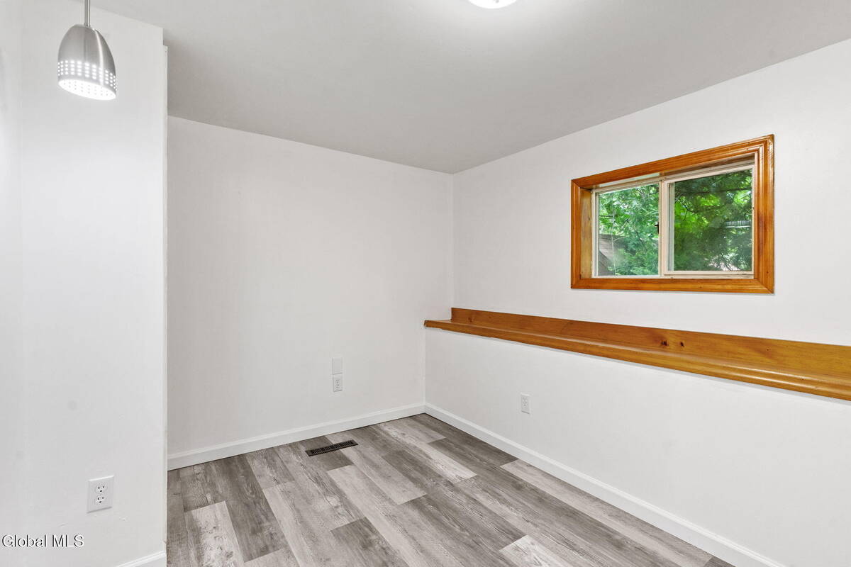 #26 photo, 31 Hidley Avenue, North Greenbush , NY 12198