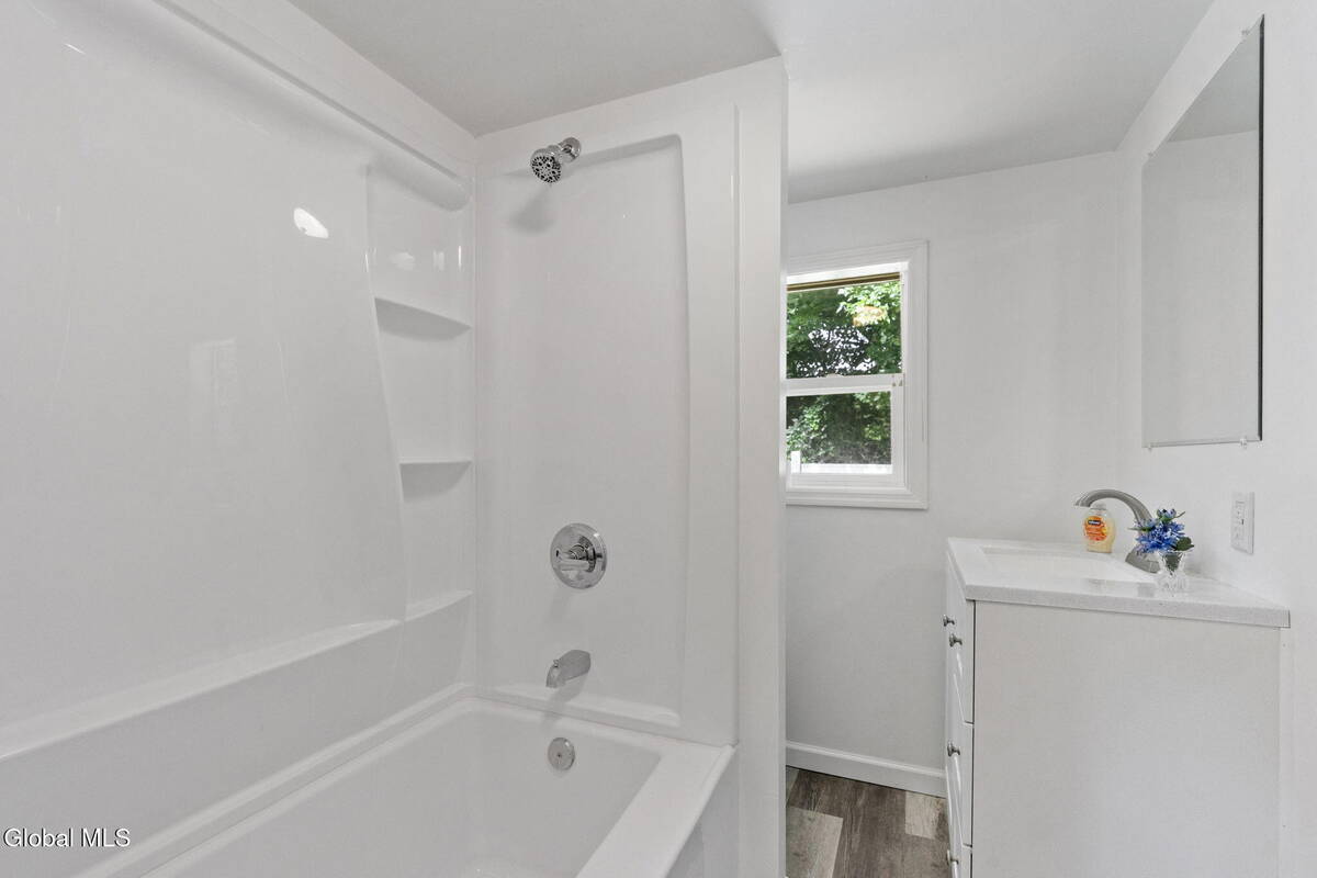 #28 photo, 31 Hidley Avenue, North Greenbush , NY 12198