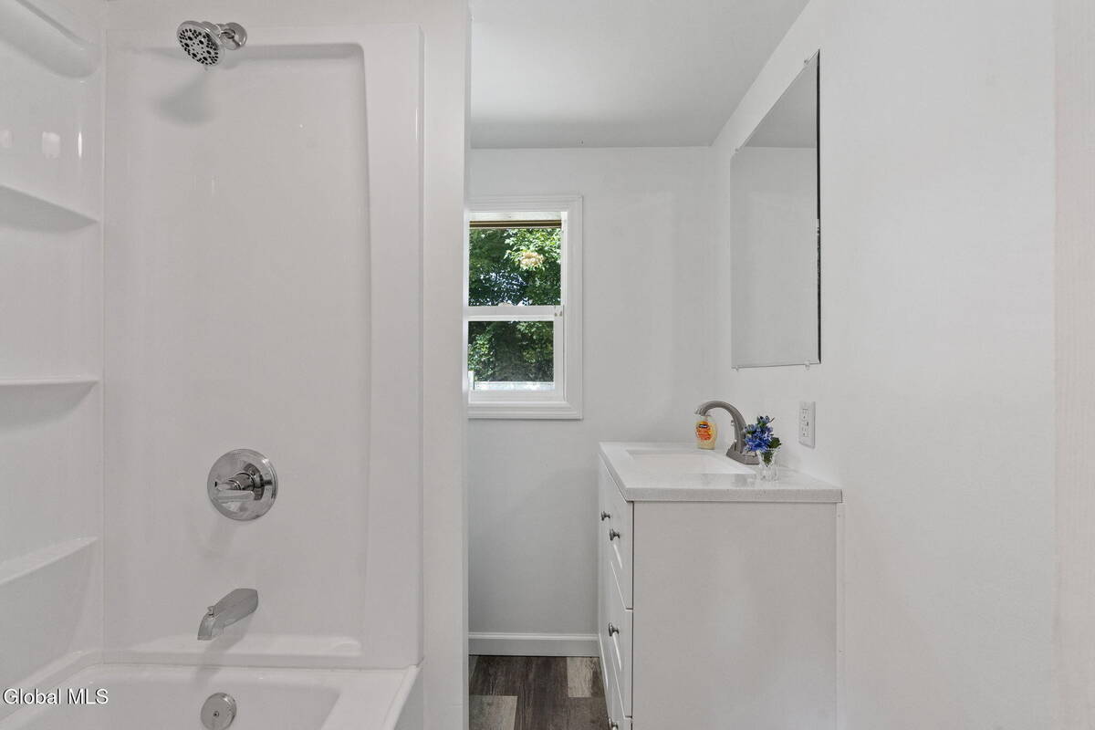 #29 photo, 31 Hidley Avenue, North Greenbush , NY 12198