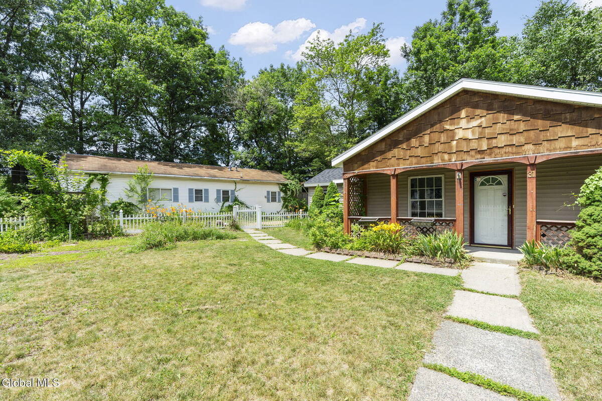 #3 photo, 31 Hidley Avenue, North Greenbush , NY 12198