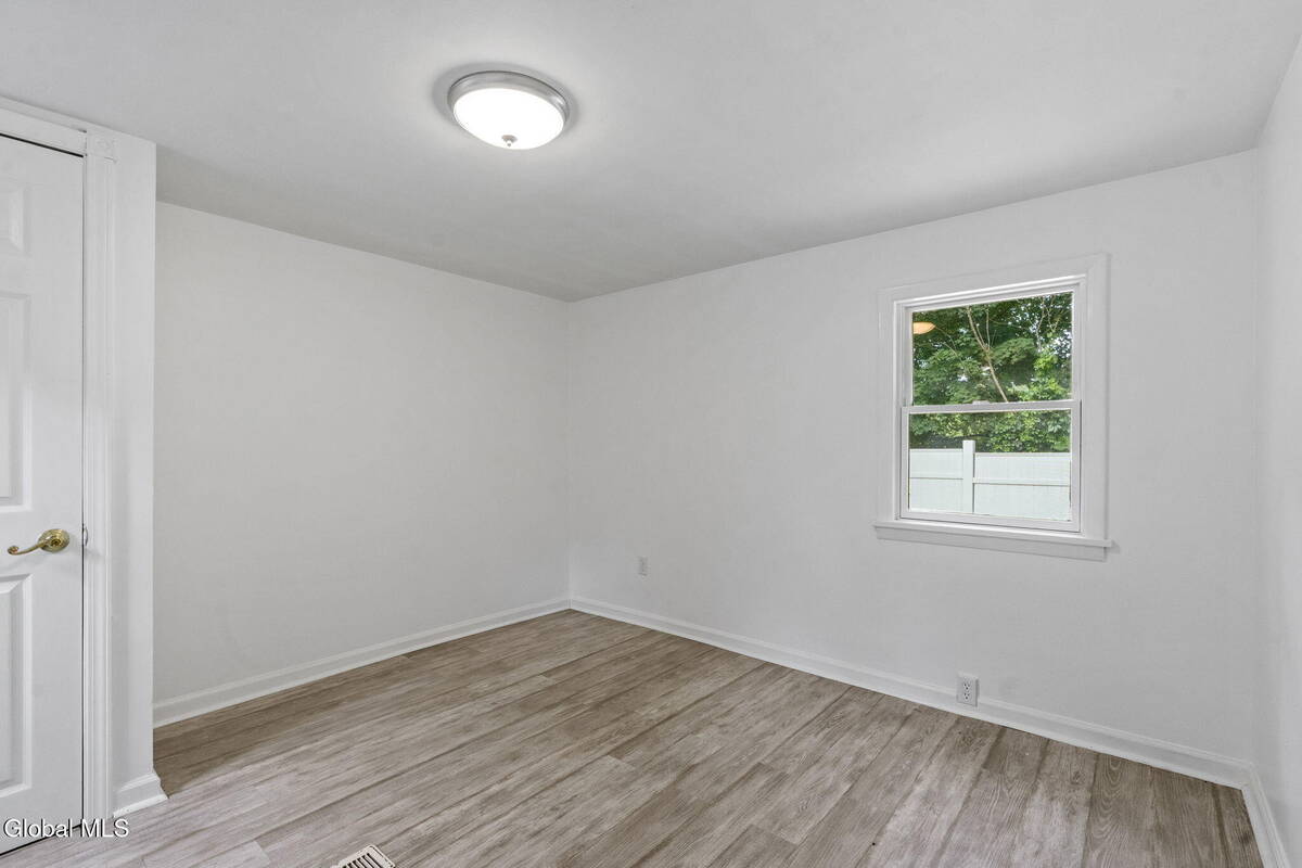 #31 photo, 31 Hidley Avenue, North Greenbush , NY 12198