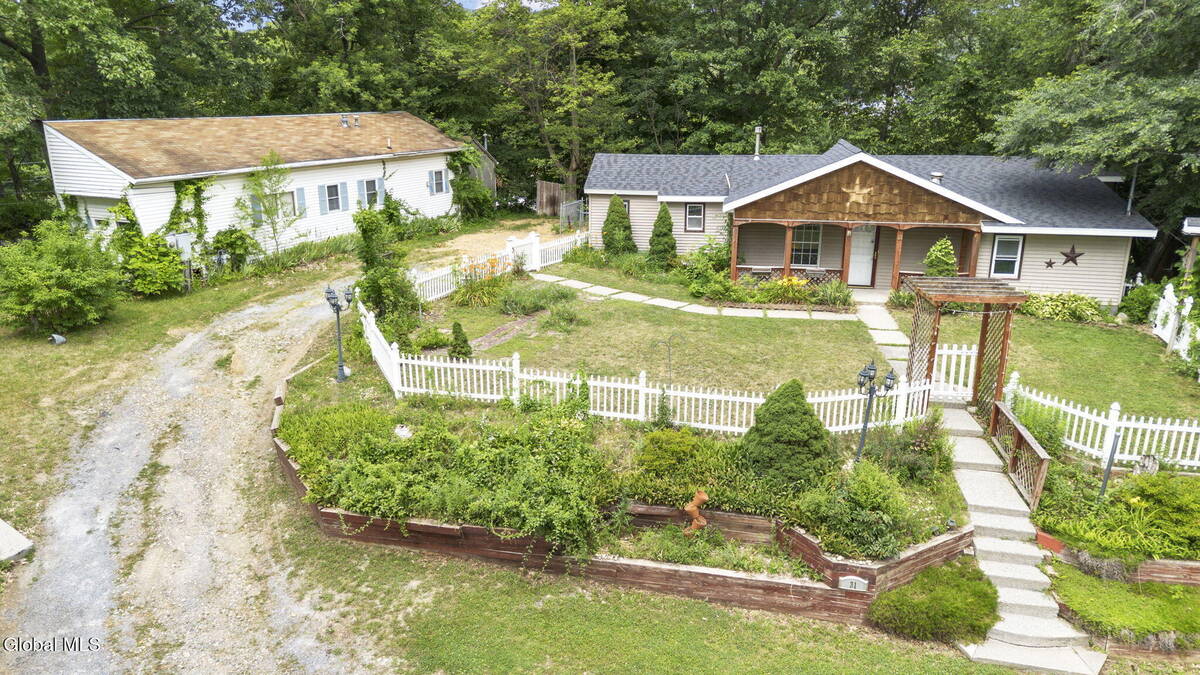 #36 photo, 31 Hidley Avenue, North Greenbush , NY 12198