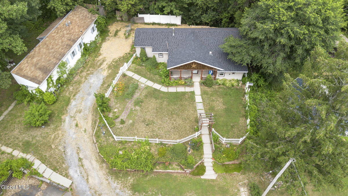 #37 photo, 31 Hidley Avenue, North Greenbush , NY 12198