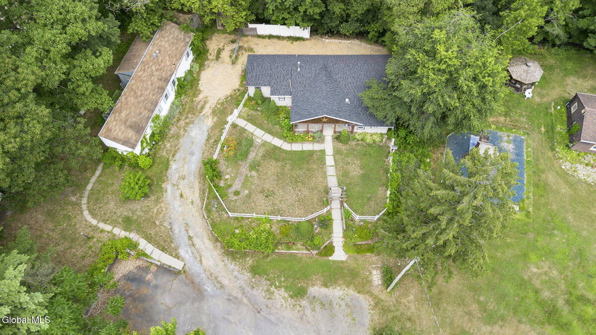 #38 photo, 31 Hidley Avenue, North Greenbush , NY 12198