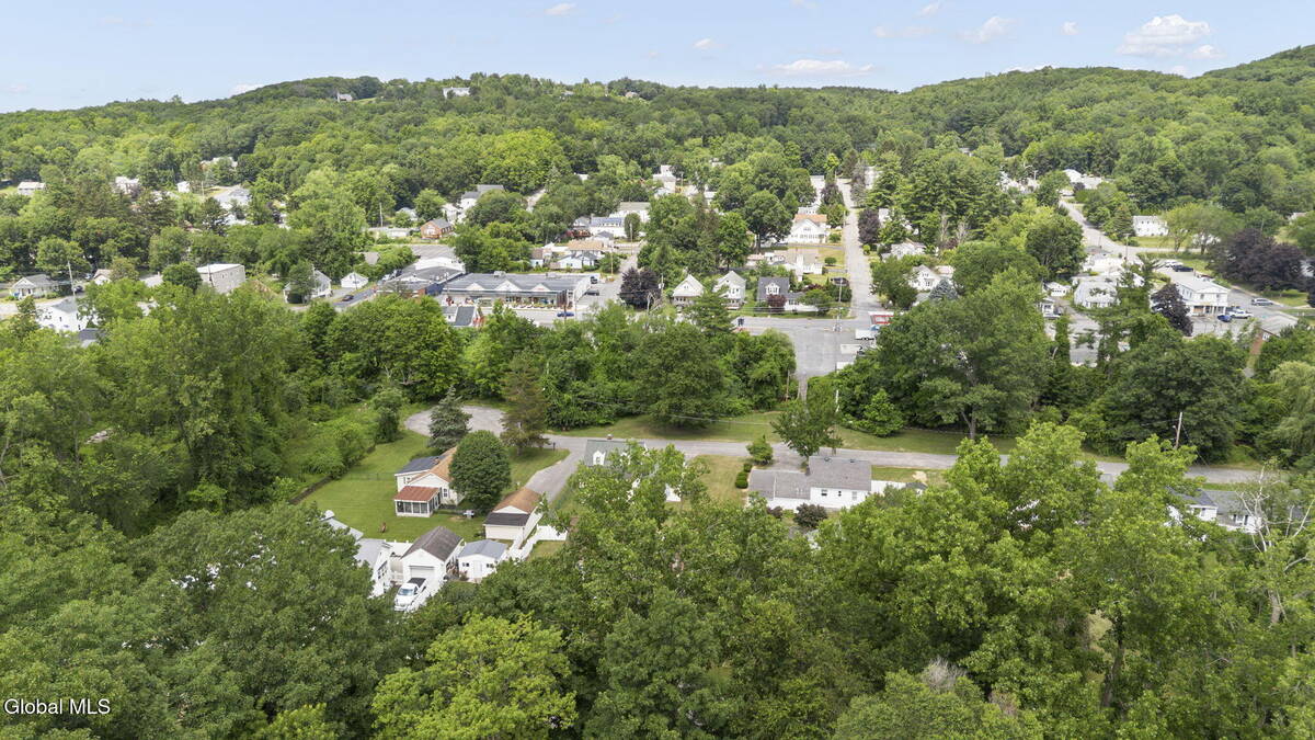 #39 photo, 31 Hidley Avenue, North Greenbush , NY 12198