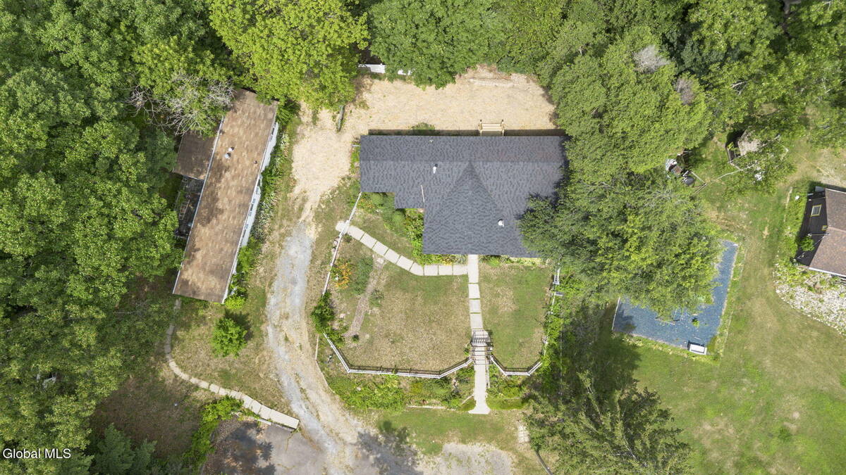 #40 photo, 31 Hidley Avenue, North Greenbush , NY 12198