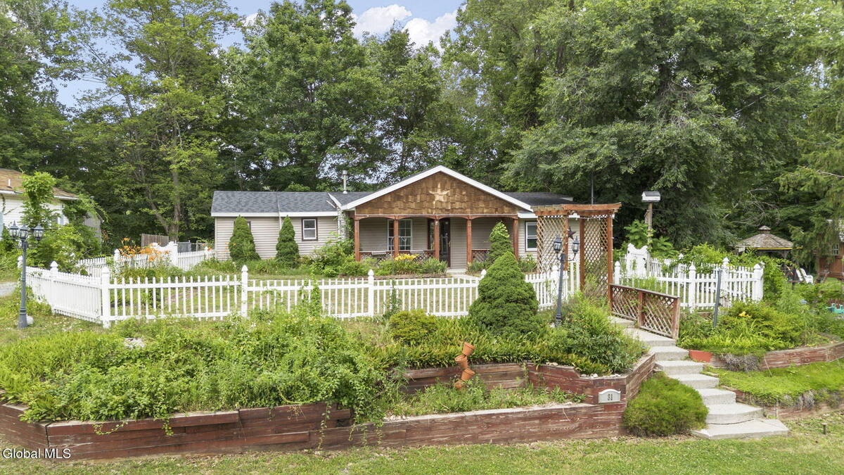 #41 photo, 31 Hidley Avenue, North Greenbush , NY 12198