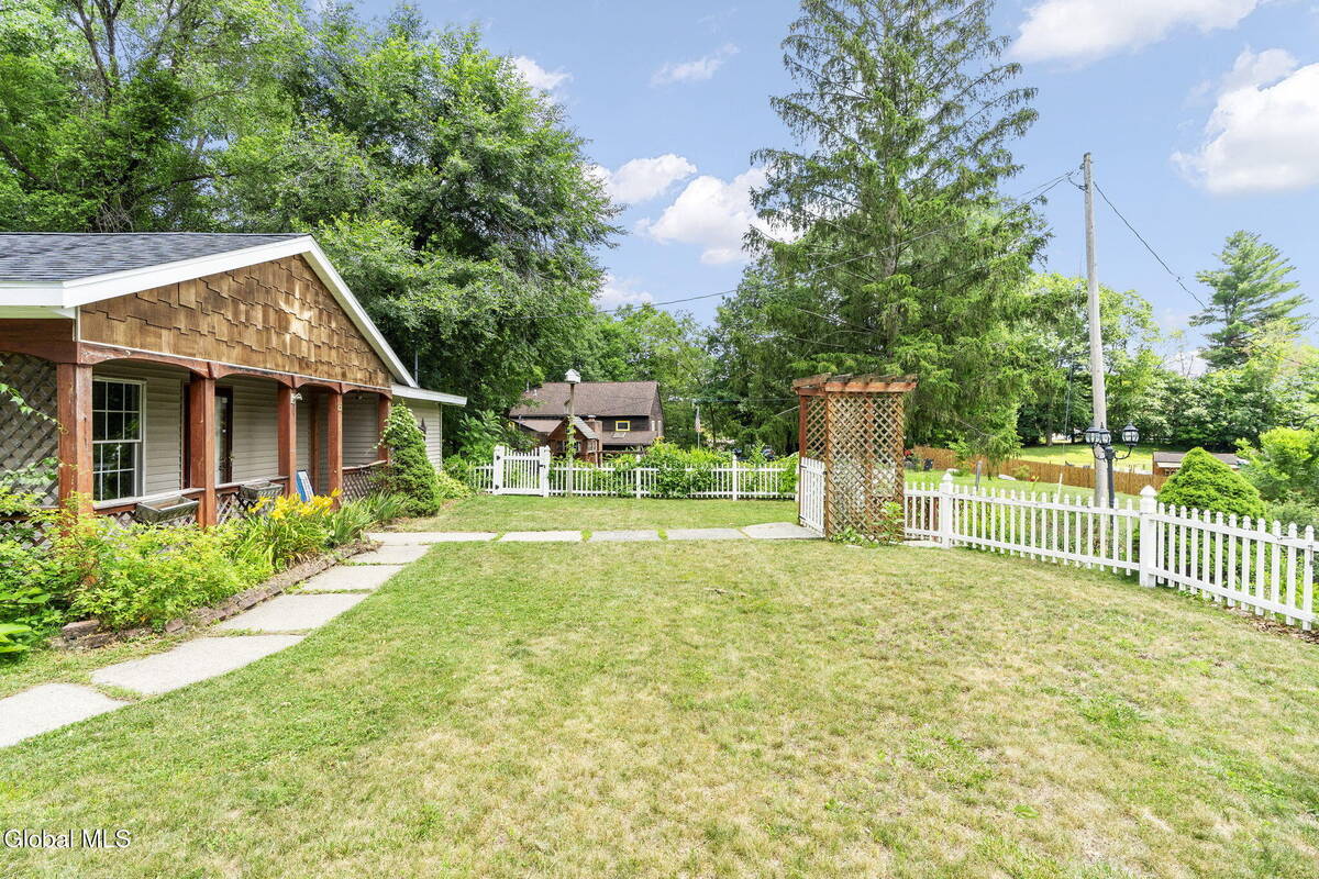 #5 photo, 31 Hidley Avenue, North Greenbush , NY 12198