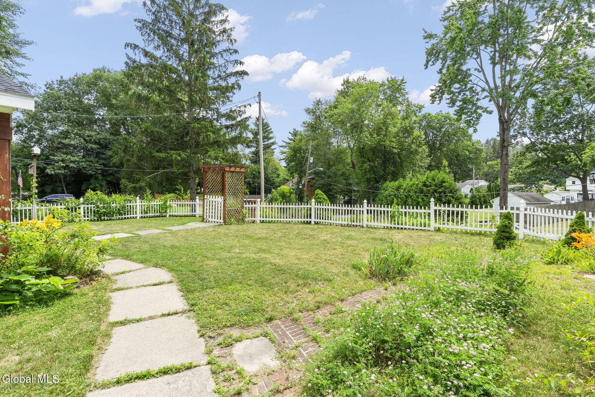 #6 photo, 31 Hidley Avenue, North Greenbush , NY 12198