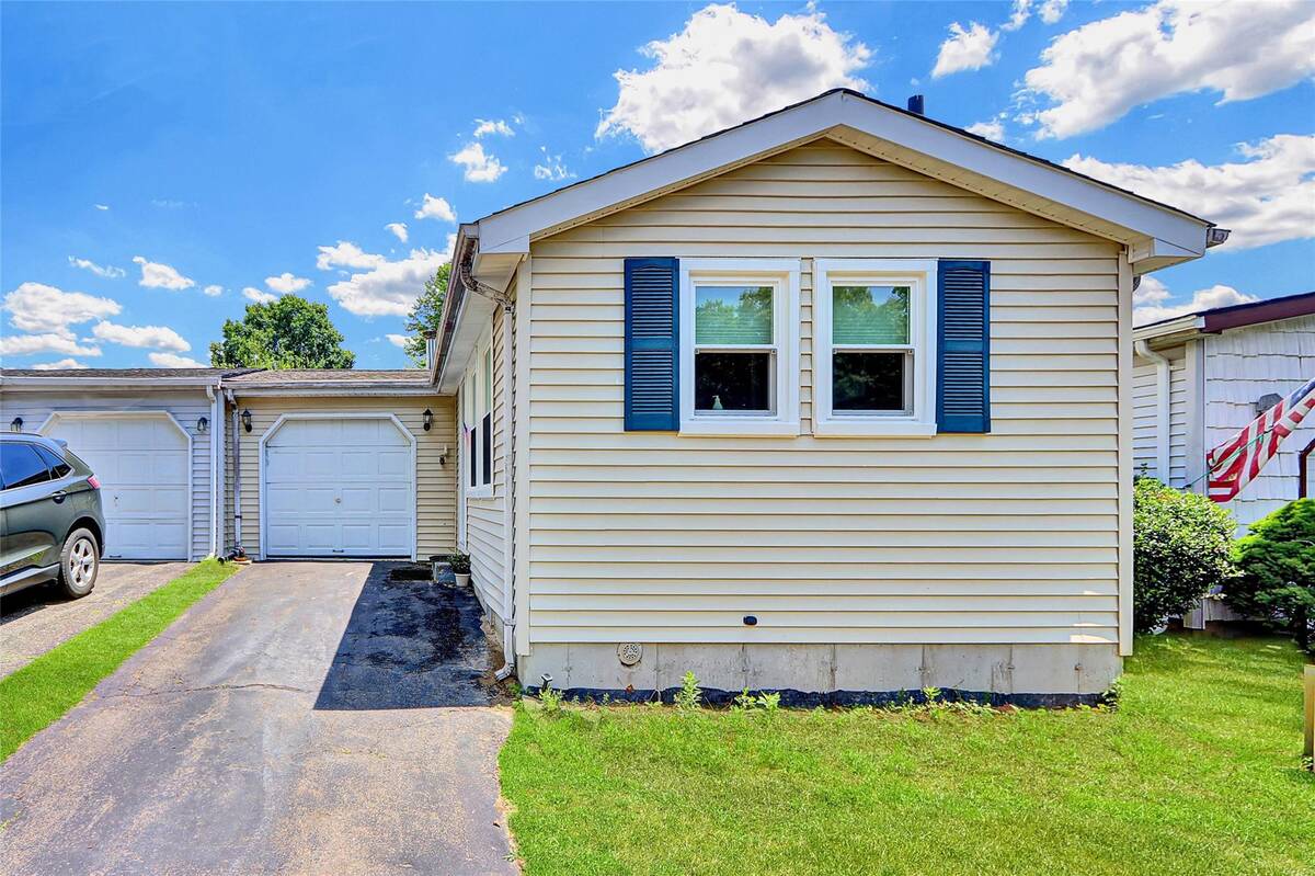 #2 photo, 164 Village Circ W, サフォーク郡 Manorville , NY 11949