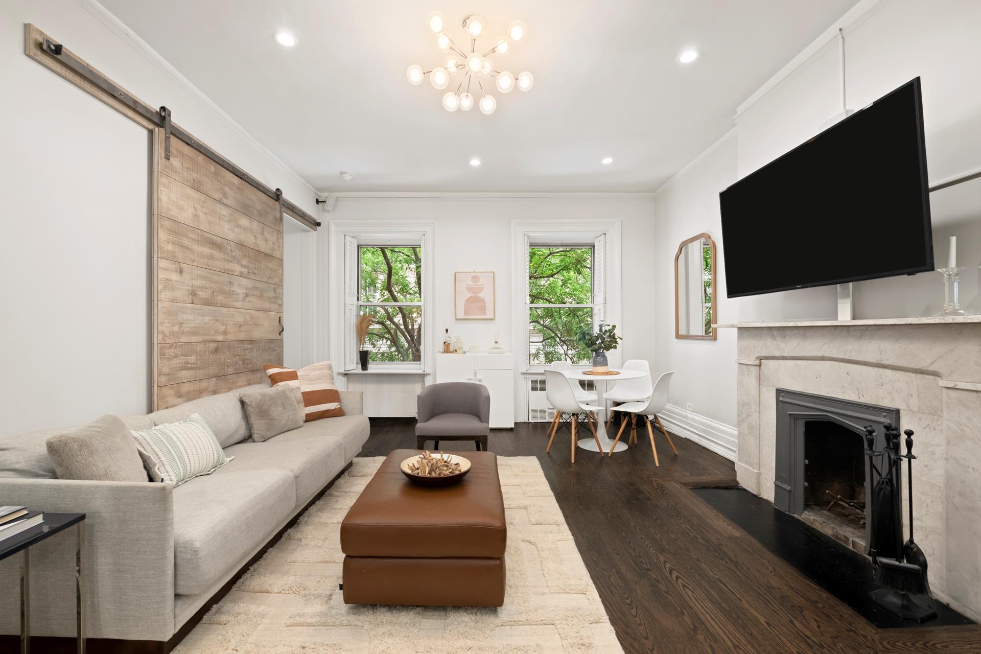 #1 photo, 134 E 16TH Street, مانهاتن Gramercy Park , NY 10003