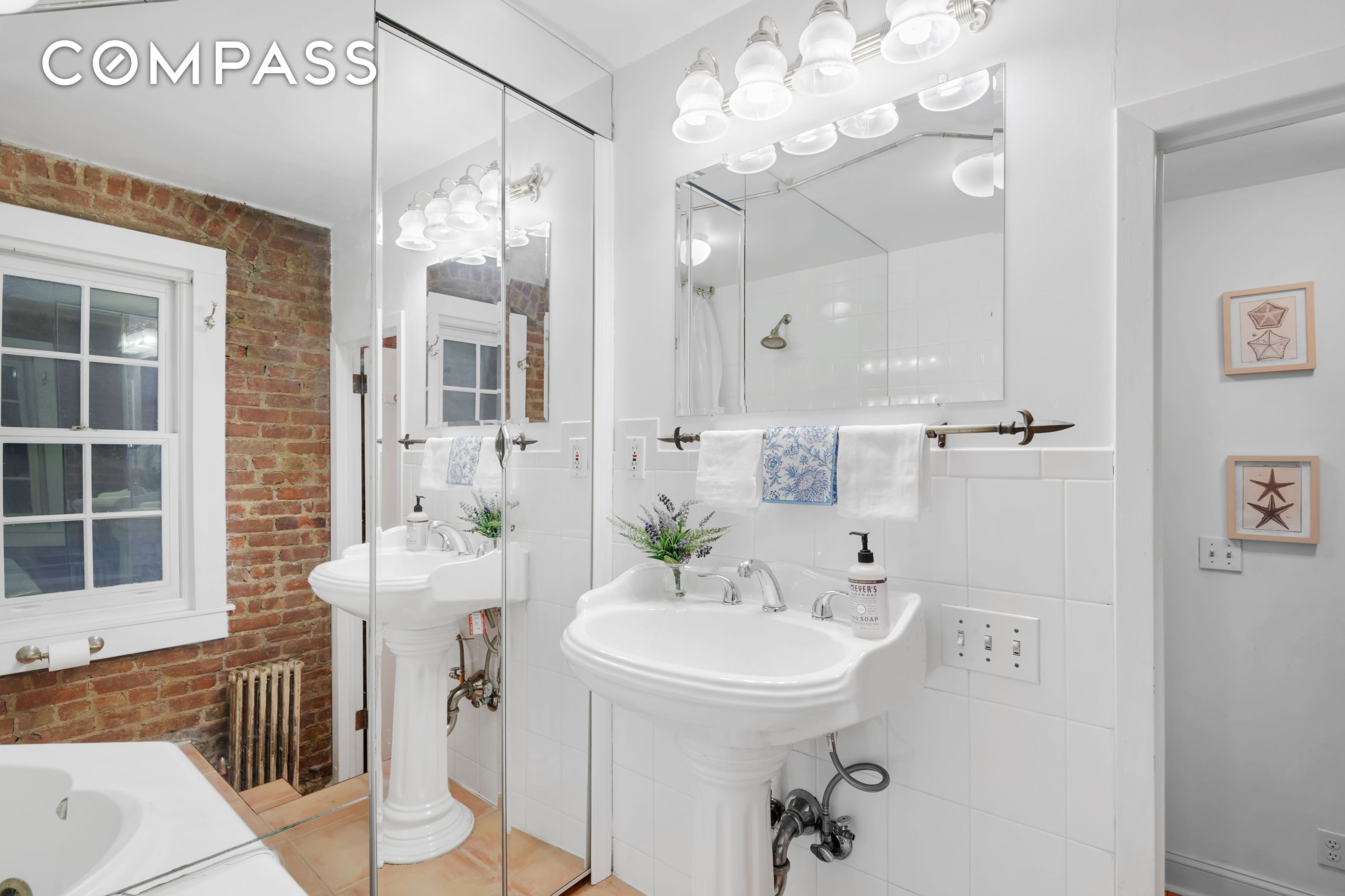 #8 photo, 220 E 82nd Street, マンハッタン Upper East Side , NY 10028