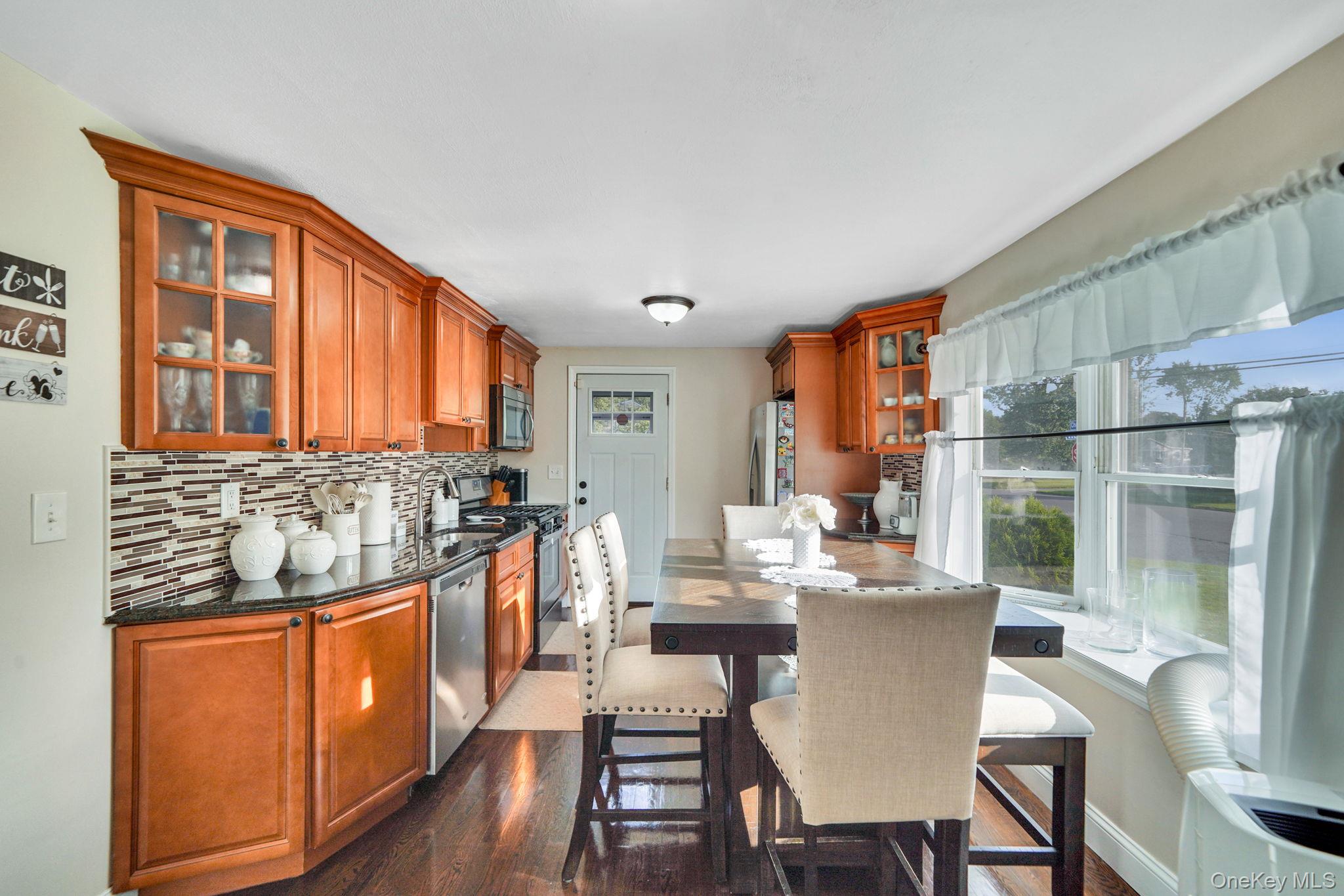 #8 photo, 83 Chapel Hill Drive, 東長島 Brentwood , NY 11717