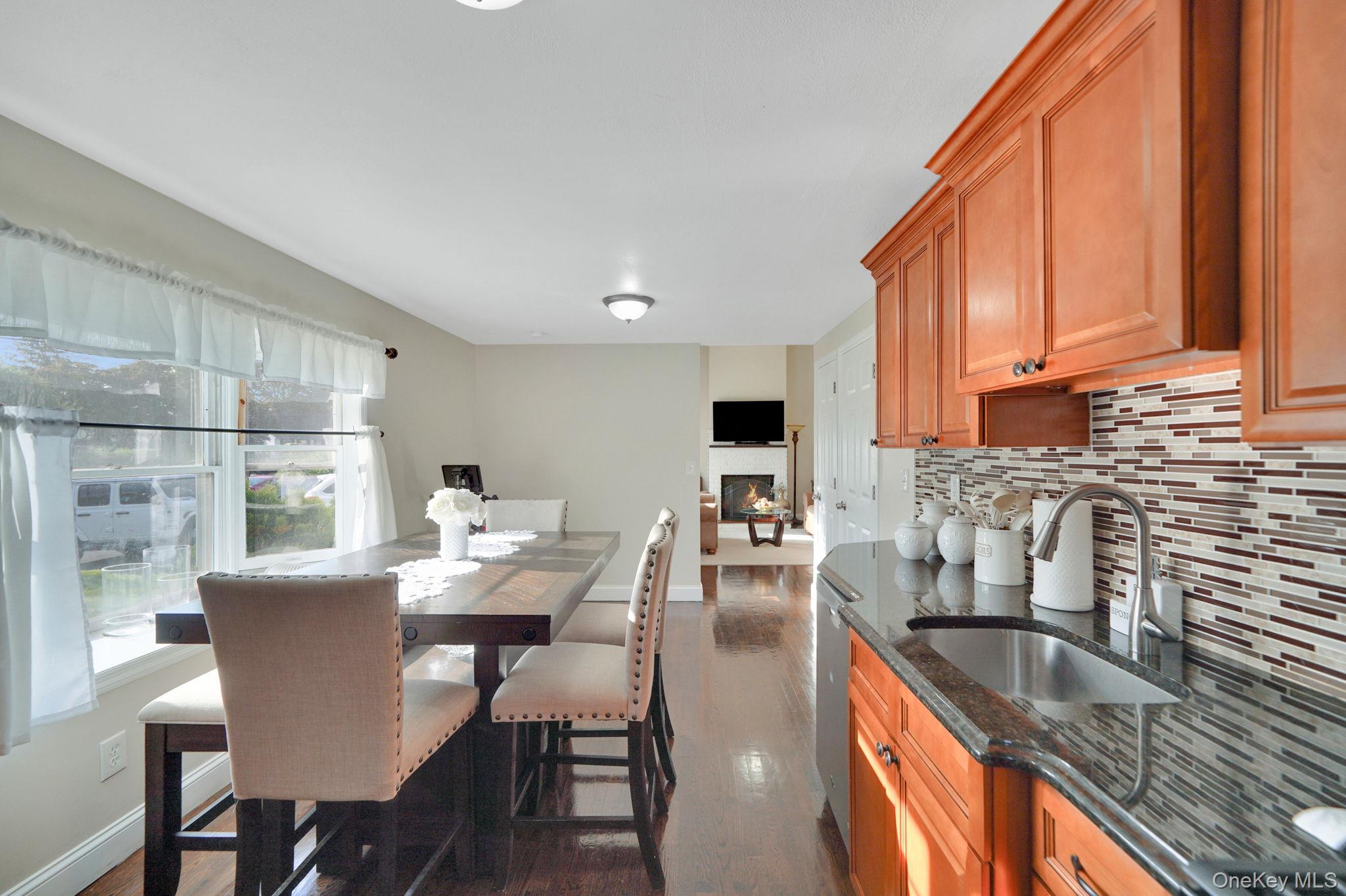 #9 photo, 83 Chapel Hill Drive, 東長島 Brentwood , NY 11717