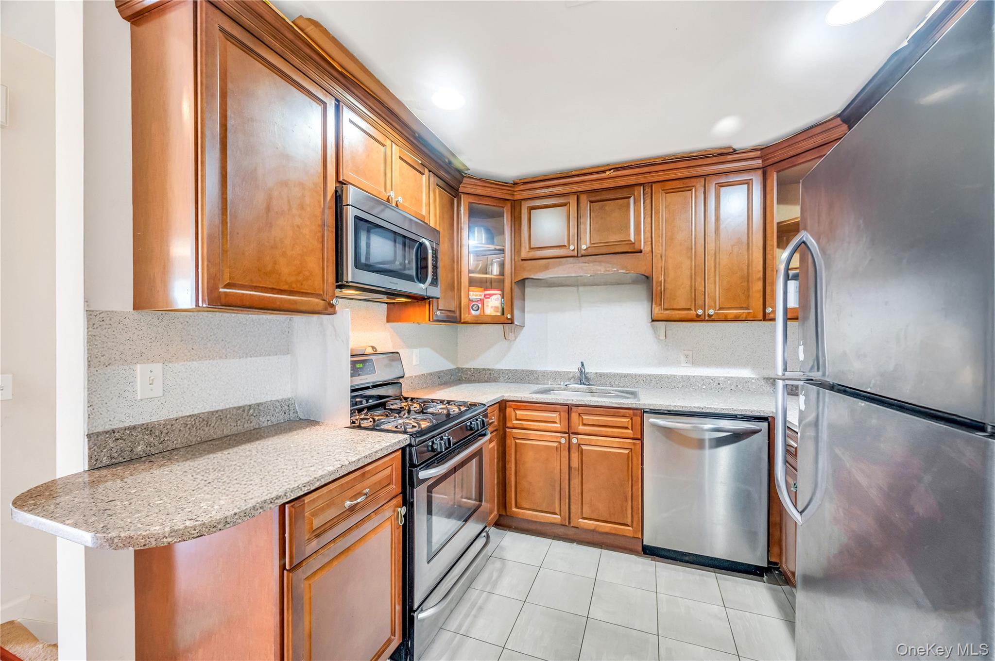 #5 photo, 132 Weatherby Lane, サフォーク郡 Central Islip , NY 11722