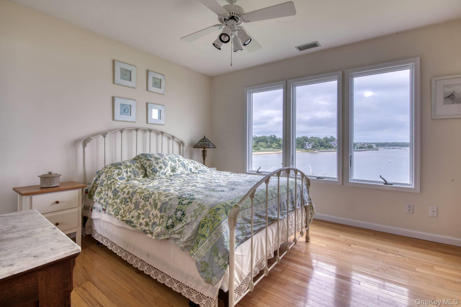 #13 photo, 2 Bayside Avenue, サフォーク郡 East Quogue , NY 11942