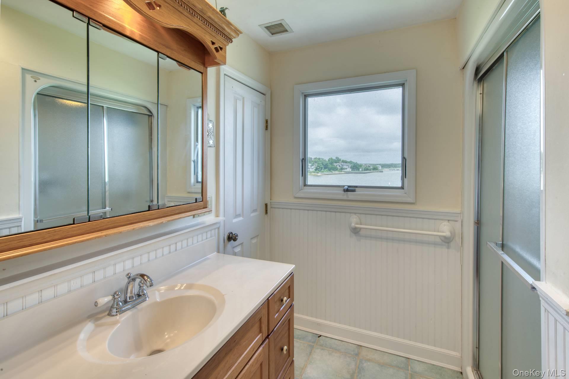 #14 photo, 2 Bayside Avenue, サフォーク郡 East Quogue , NY 11942