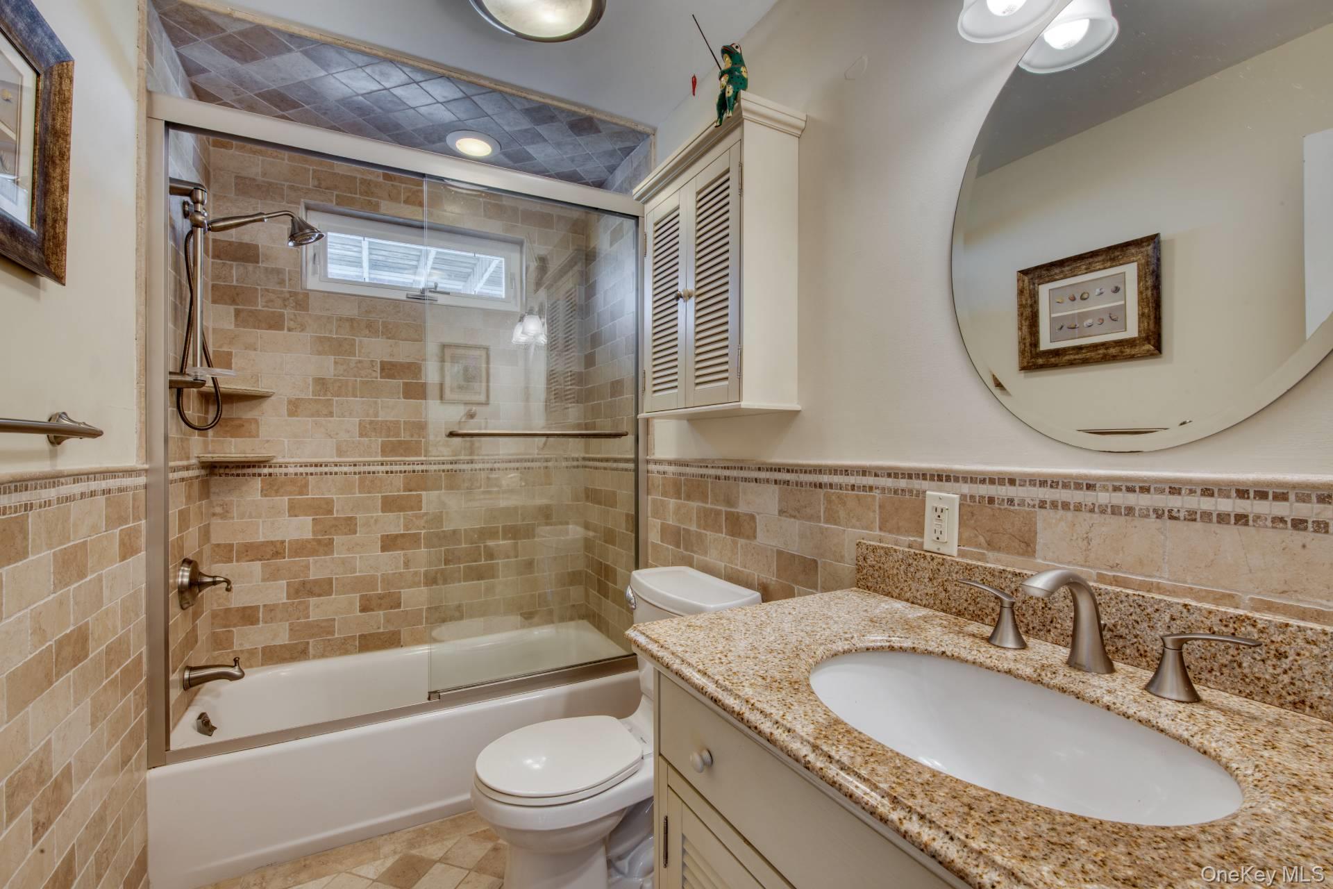 #15 photo, 2 Bayside Avenue, サフォーク郡 East Quogue , NY 11942