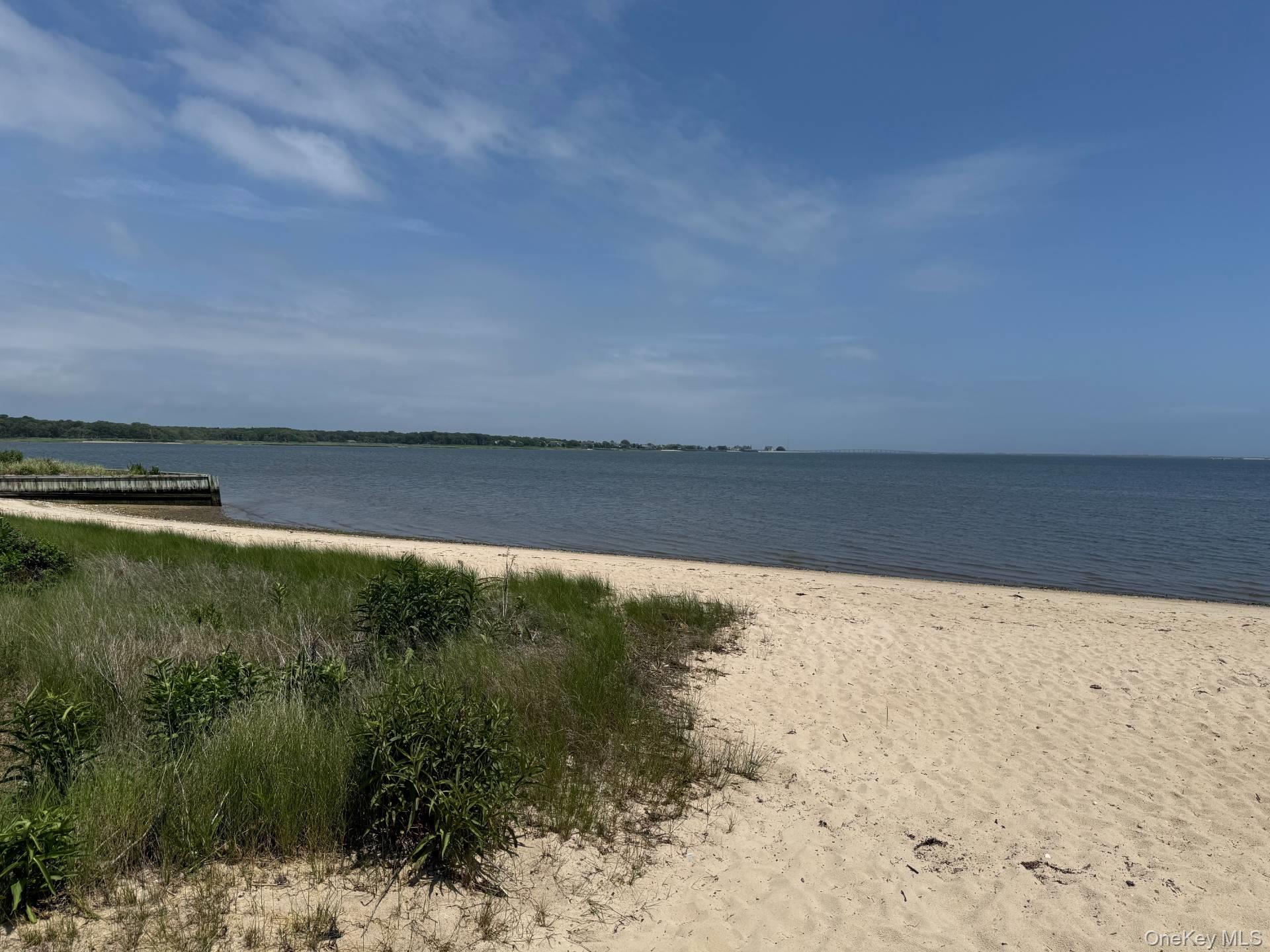 #18 photo, 2 Bayside Avenue, サフォーク郡 East Quogue , NY 11942