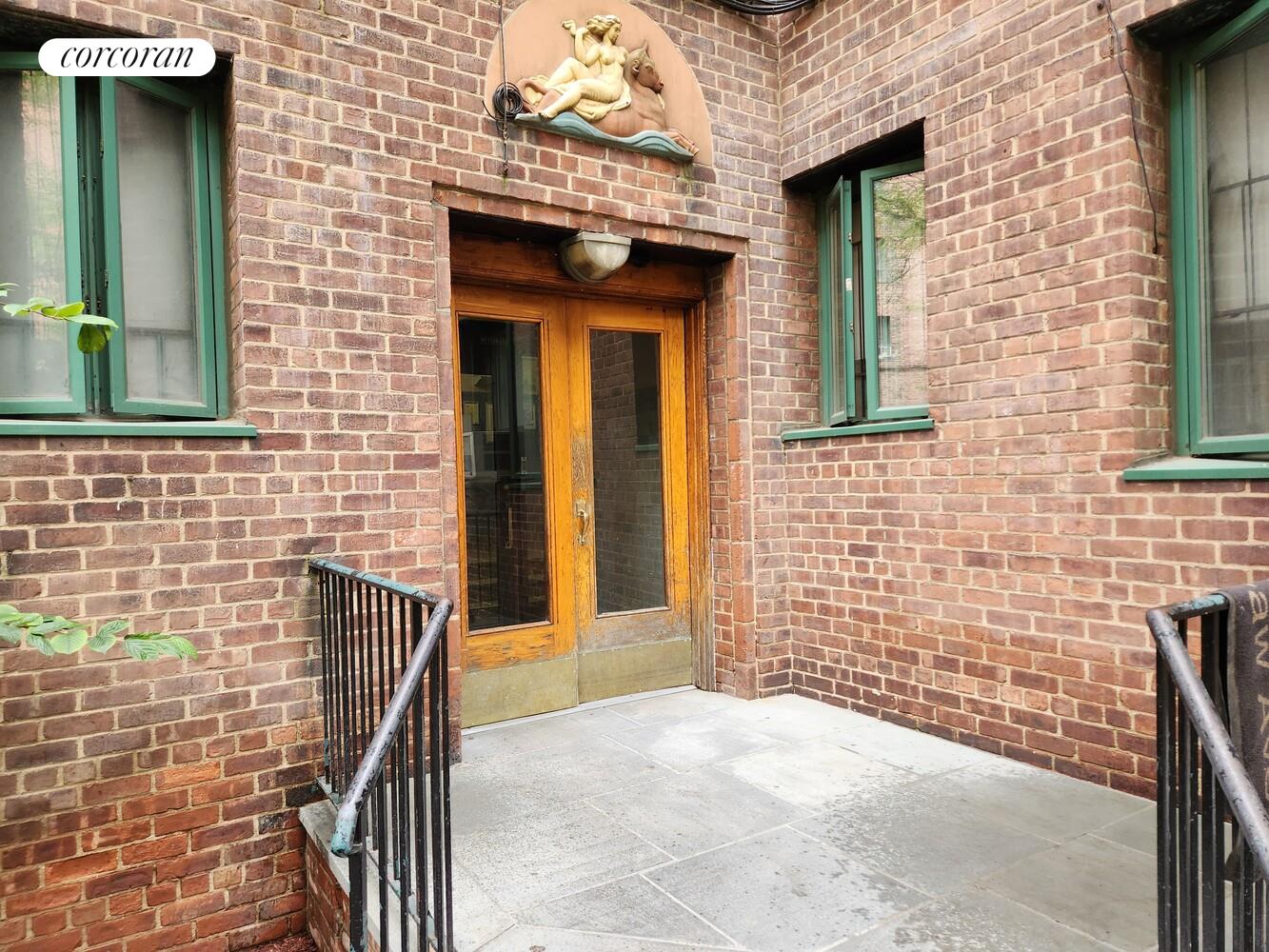 #13 photo, 1949 MCGRAW Avenue, Parkchester , NY 10462