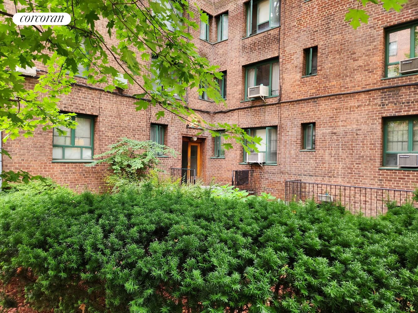 #14 photo, 1949 MCGRAW Avenue, Parkchester , NY 10462
