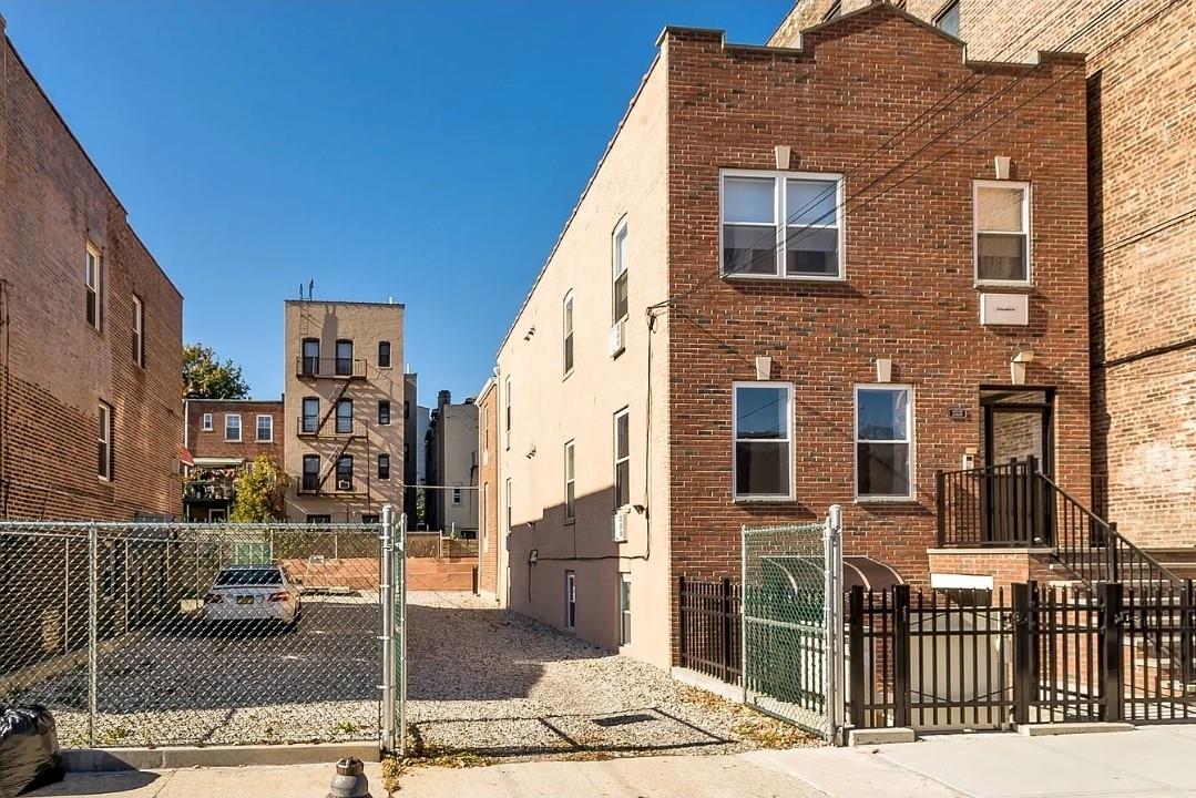 #1 photo, 2527 Matthews Avenue, 布朗士 Bronx , NY 10467
