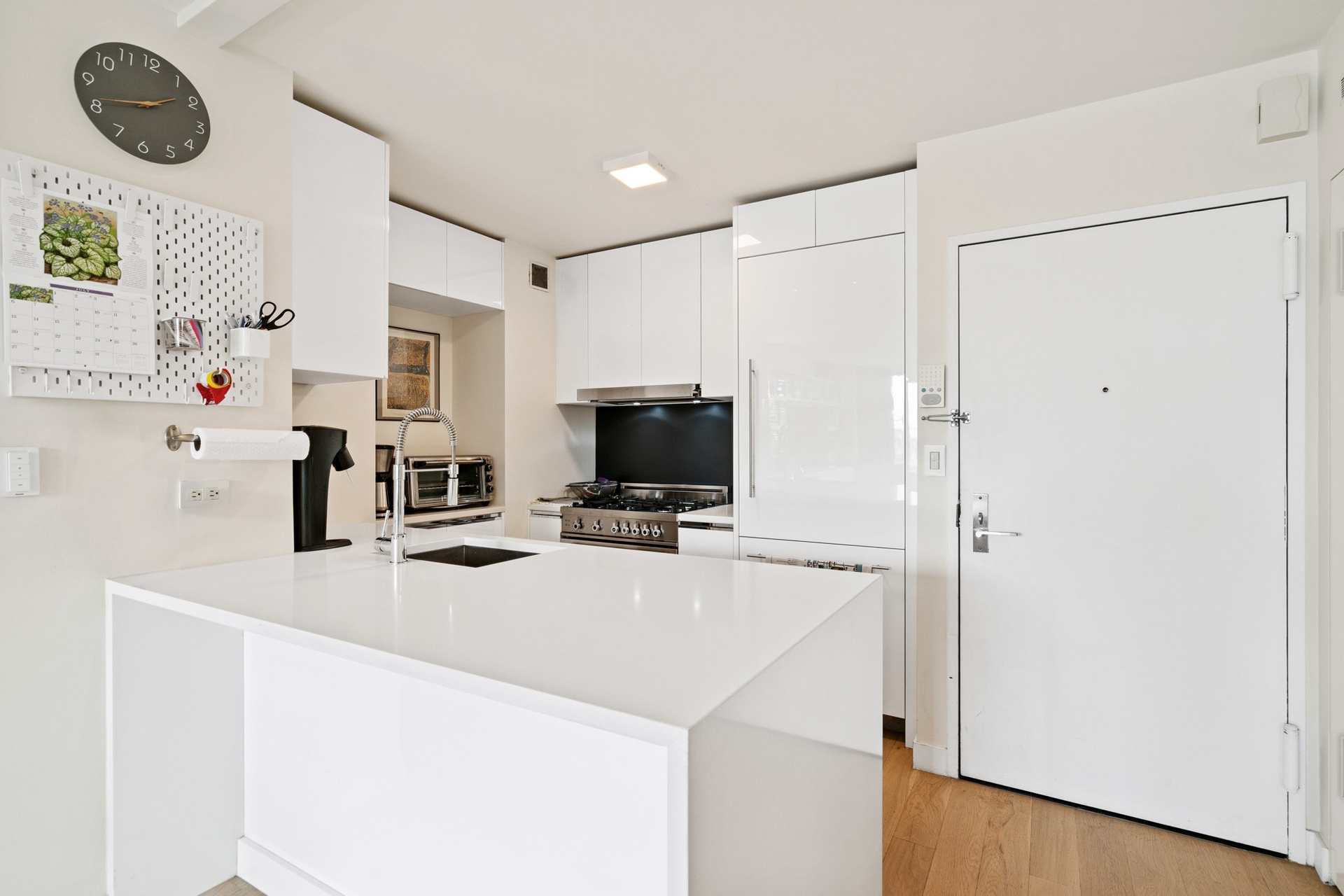 #7 photo, 301 W 53rd Street, マンハッタン Clinton , NY 10019