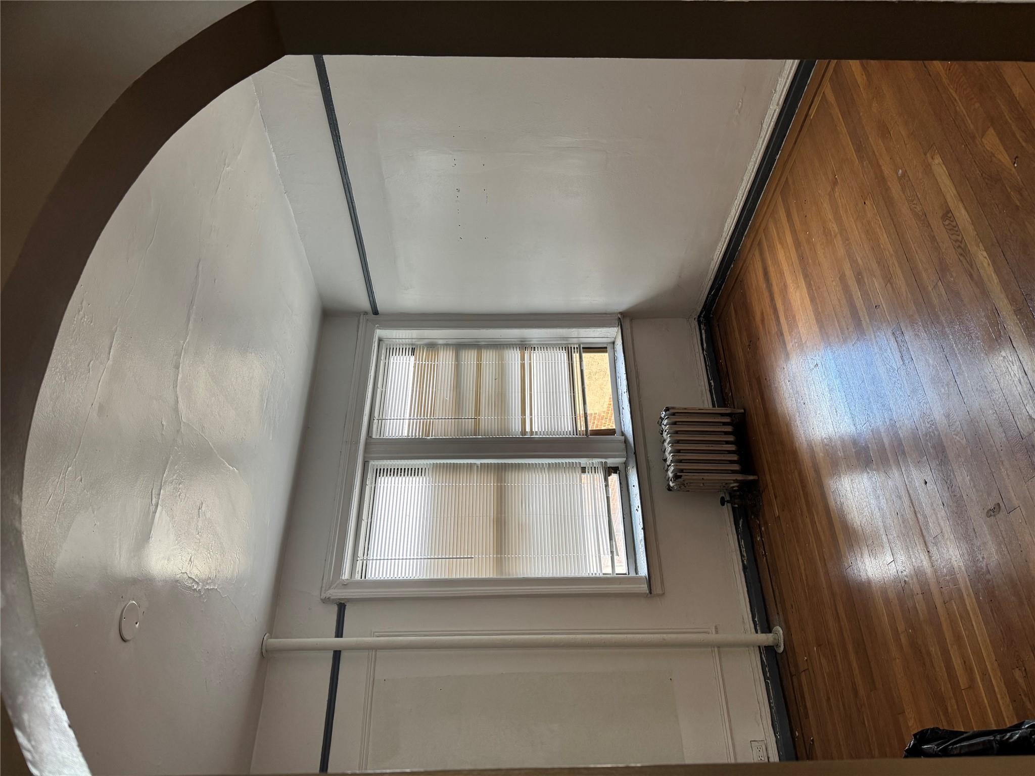 #3 photo, 2922 Barnes Ave, Bronx , NY 10467