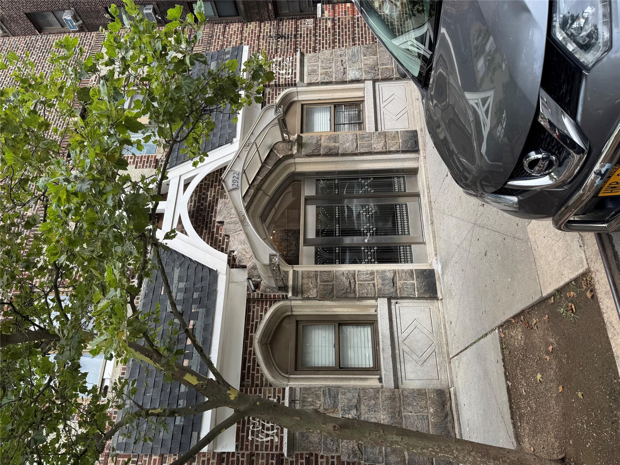 #7 photo, 2922 Barnes Ave, Bronx , NY 10467