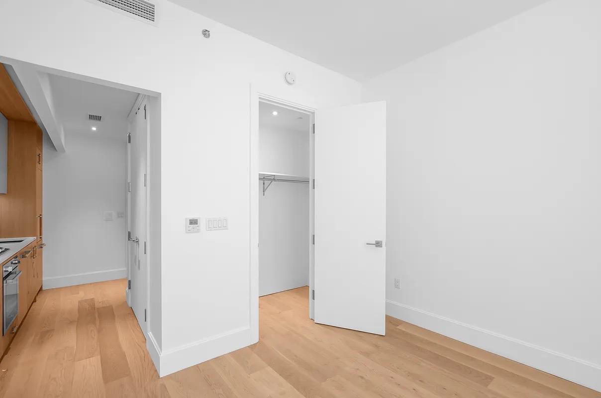 #7 photo, 2218 Jackson Avenue, クイーンズ区 Long Island City , NY 11101