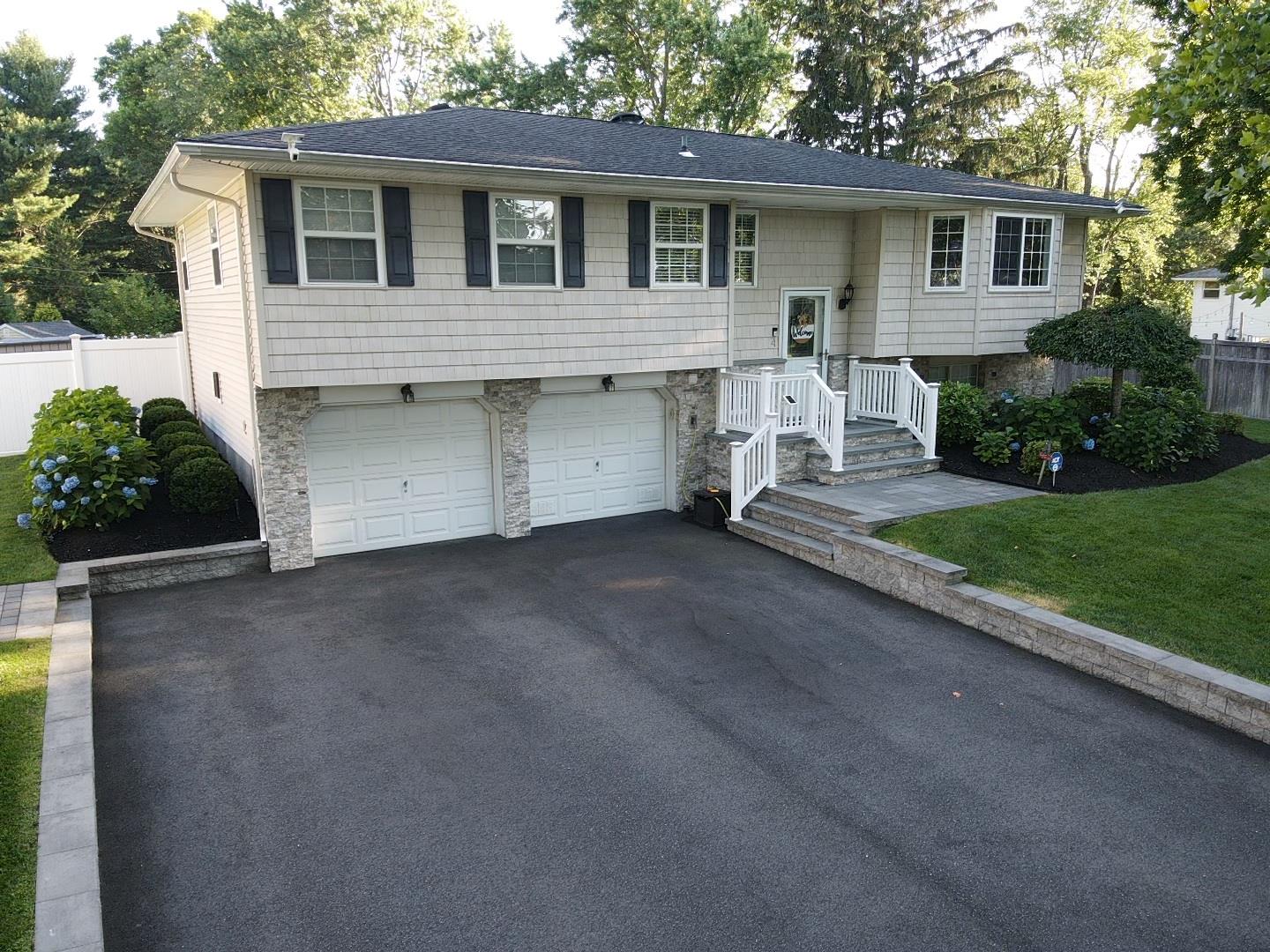 #1 photo, 4 Kirkland Drive, Greenlawn , NY 11740