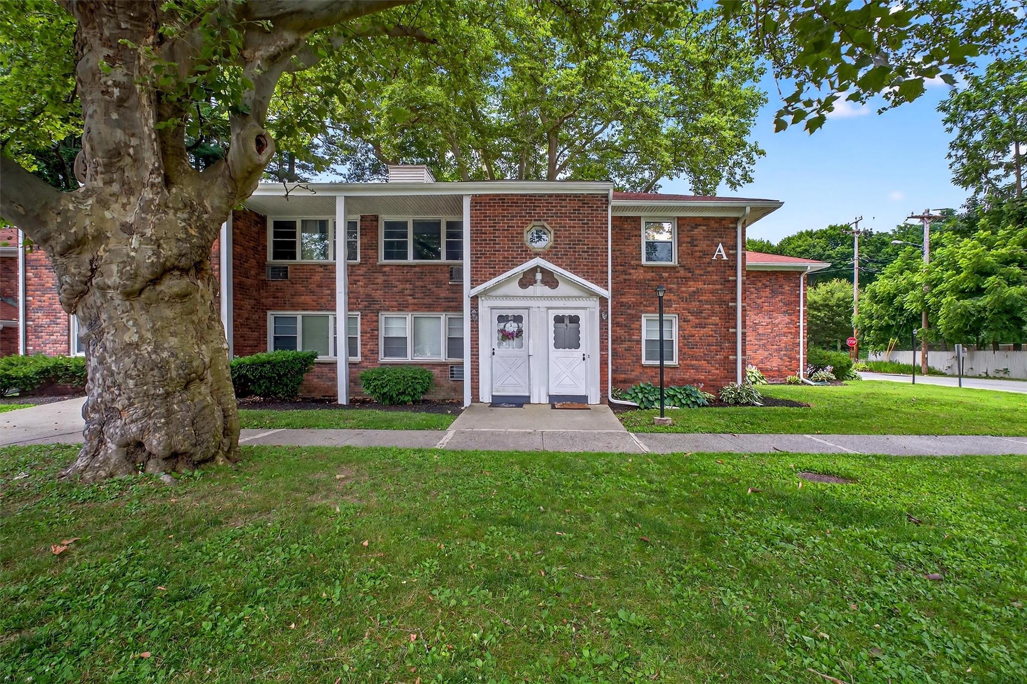 #1 photo, 2710 South Road, 紐約州 Poughkeepsie , NY 12601