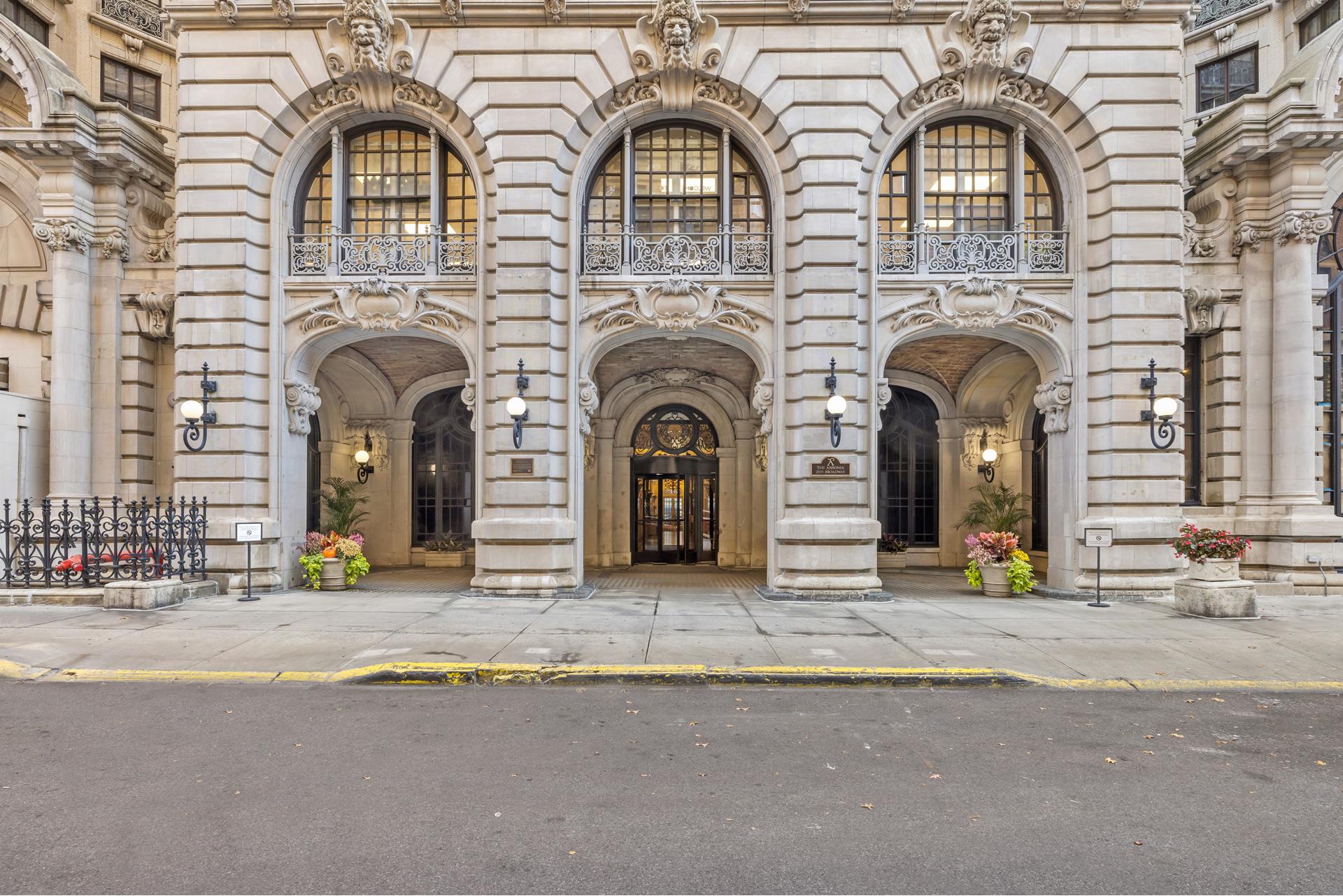 #12 photo, 2109 BROADWAY, マンハッタン Upper West Side , NY 10023