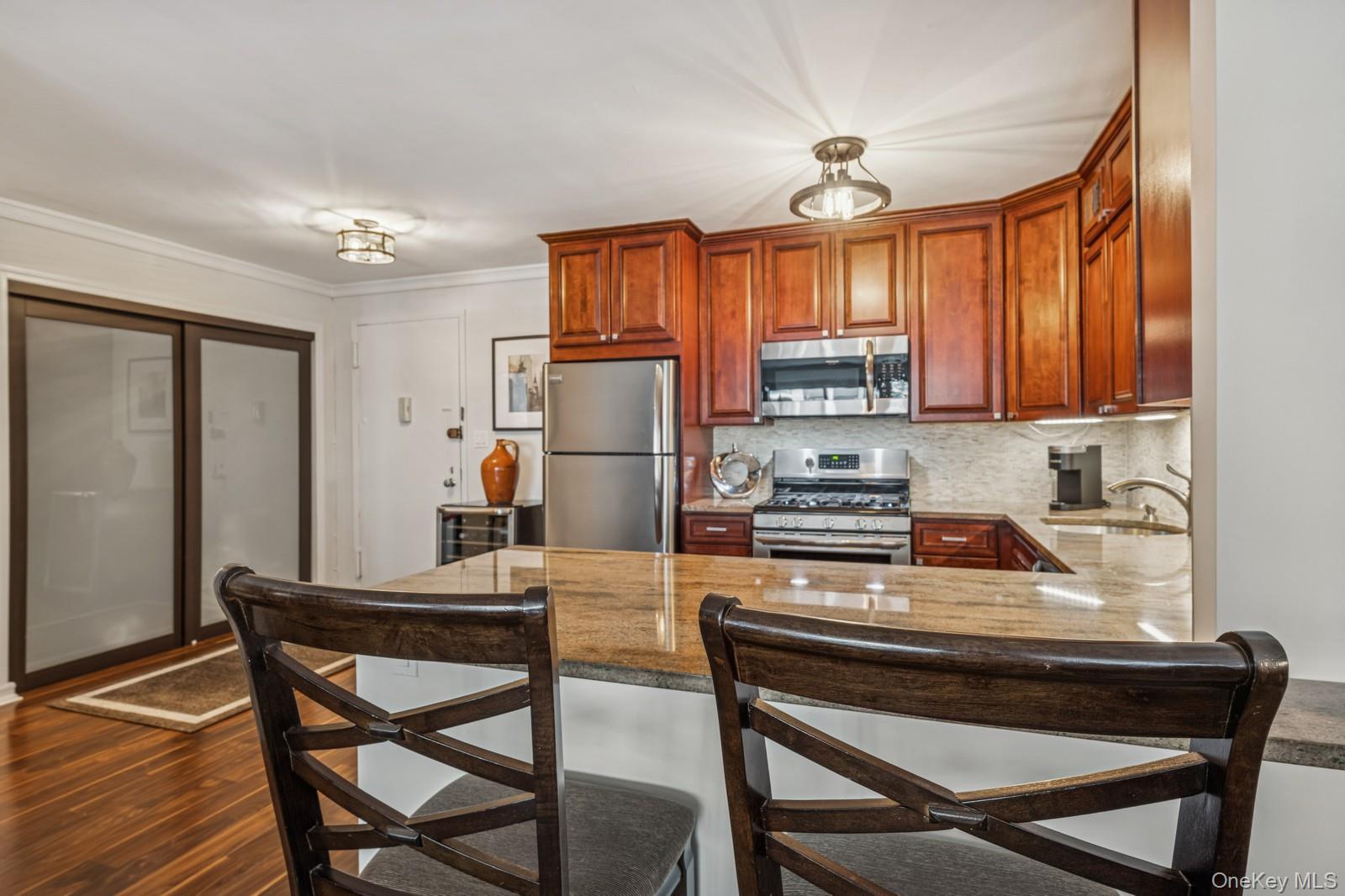 #10 photo, 18-15 215th Street, クイーンズ区 Bayside , NY 11360