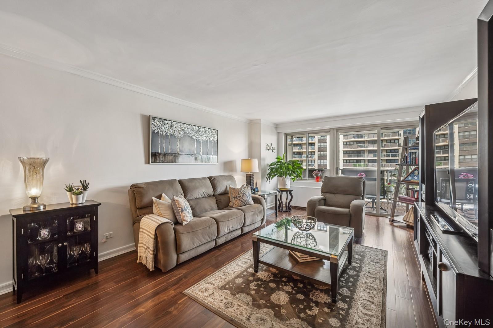 #13 photo, 18-15 215th Street, クイーンズ区 Bayside , NY 11360