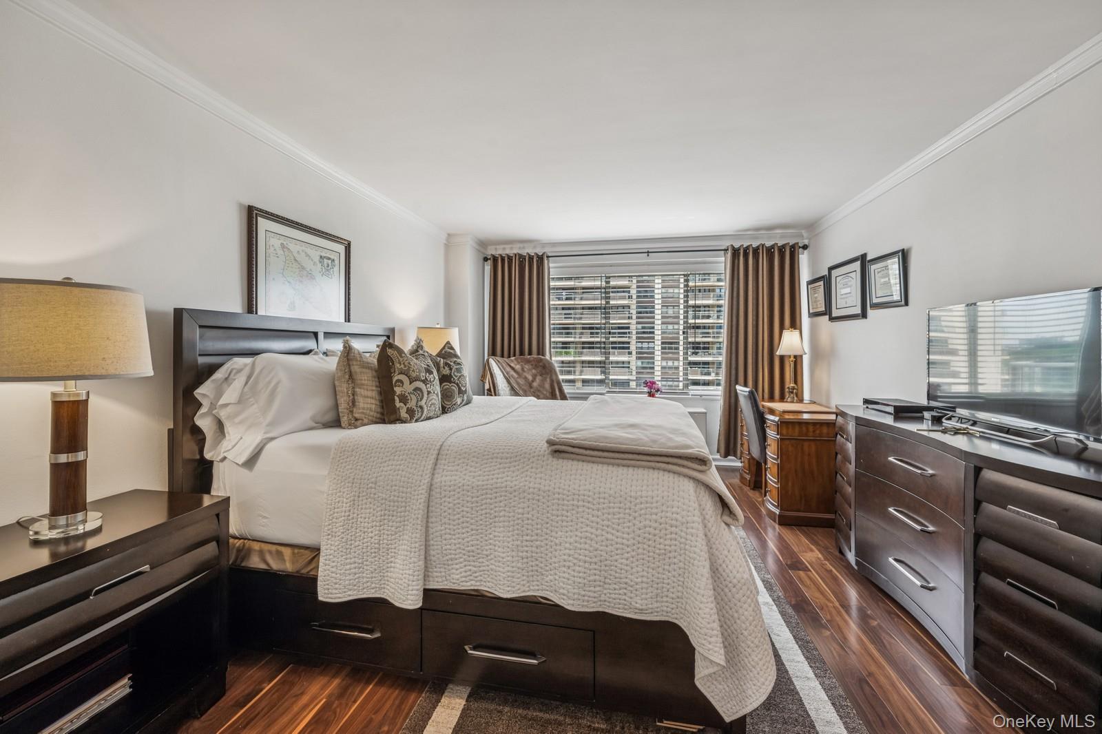 #15 photo, 18-15 215th Street, クイーンズ区 Bayside , NY 11360