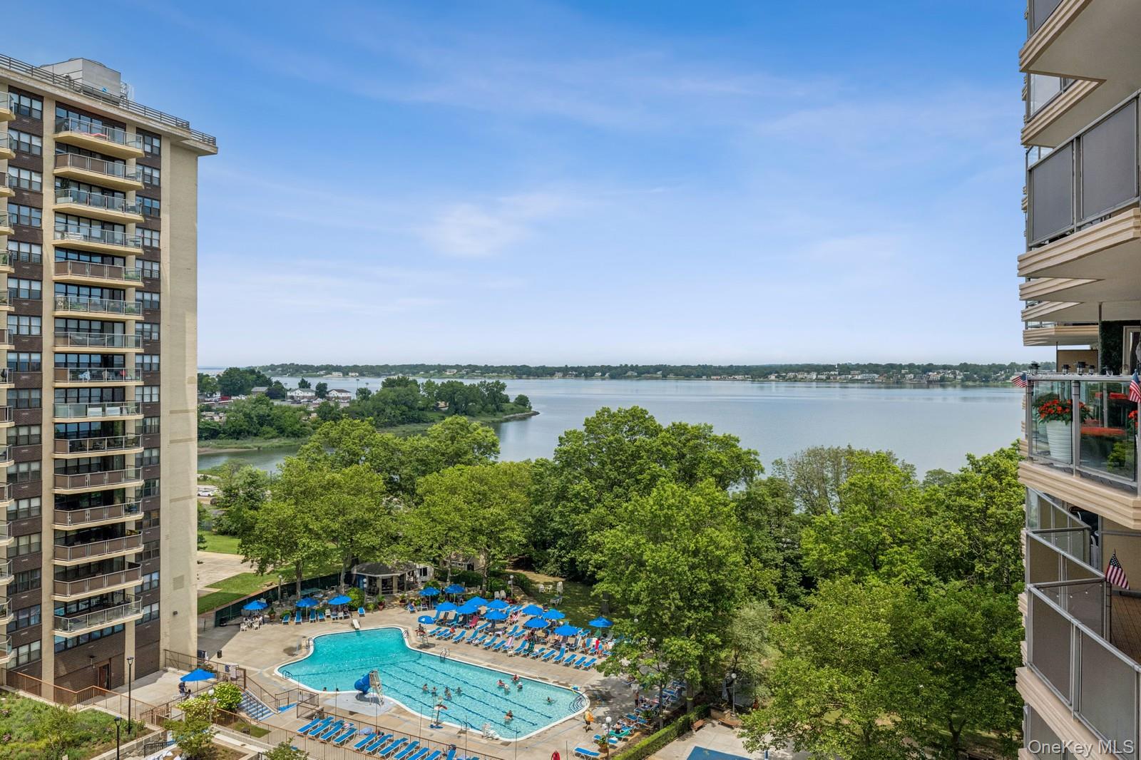 #7 photo, 18-15 215th Street, クイーンズ区 Bayside , NY 11360