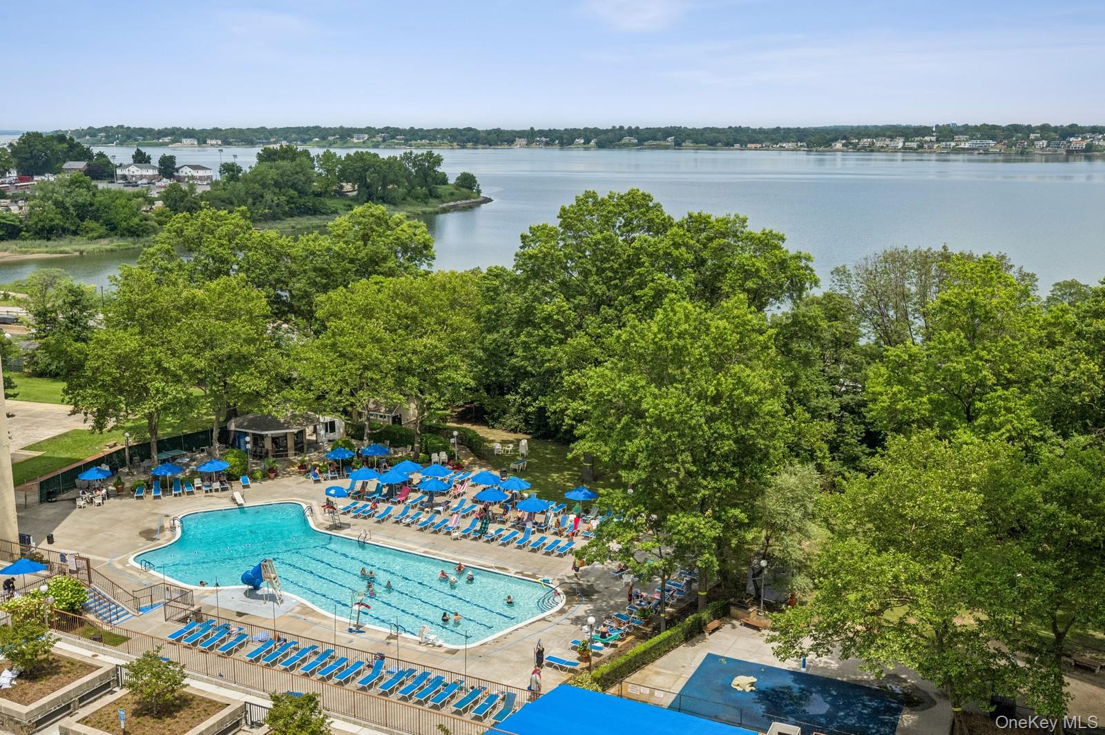 #8 photo, 18-15 215th Street, クイーンズ区 Bayside , NY 11360