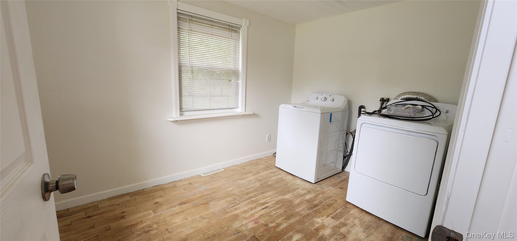 #11 photo, 344 Elm Road, Mastic Beach , NY 11951